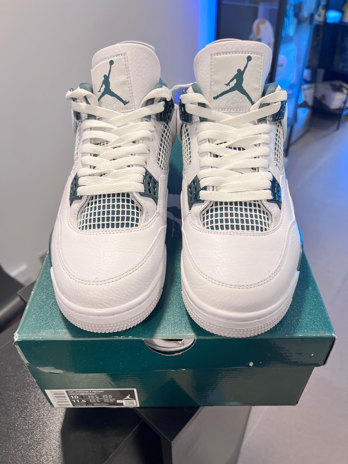 Jordan 4 Retro
Oxidized Green