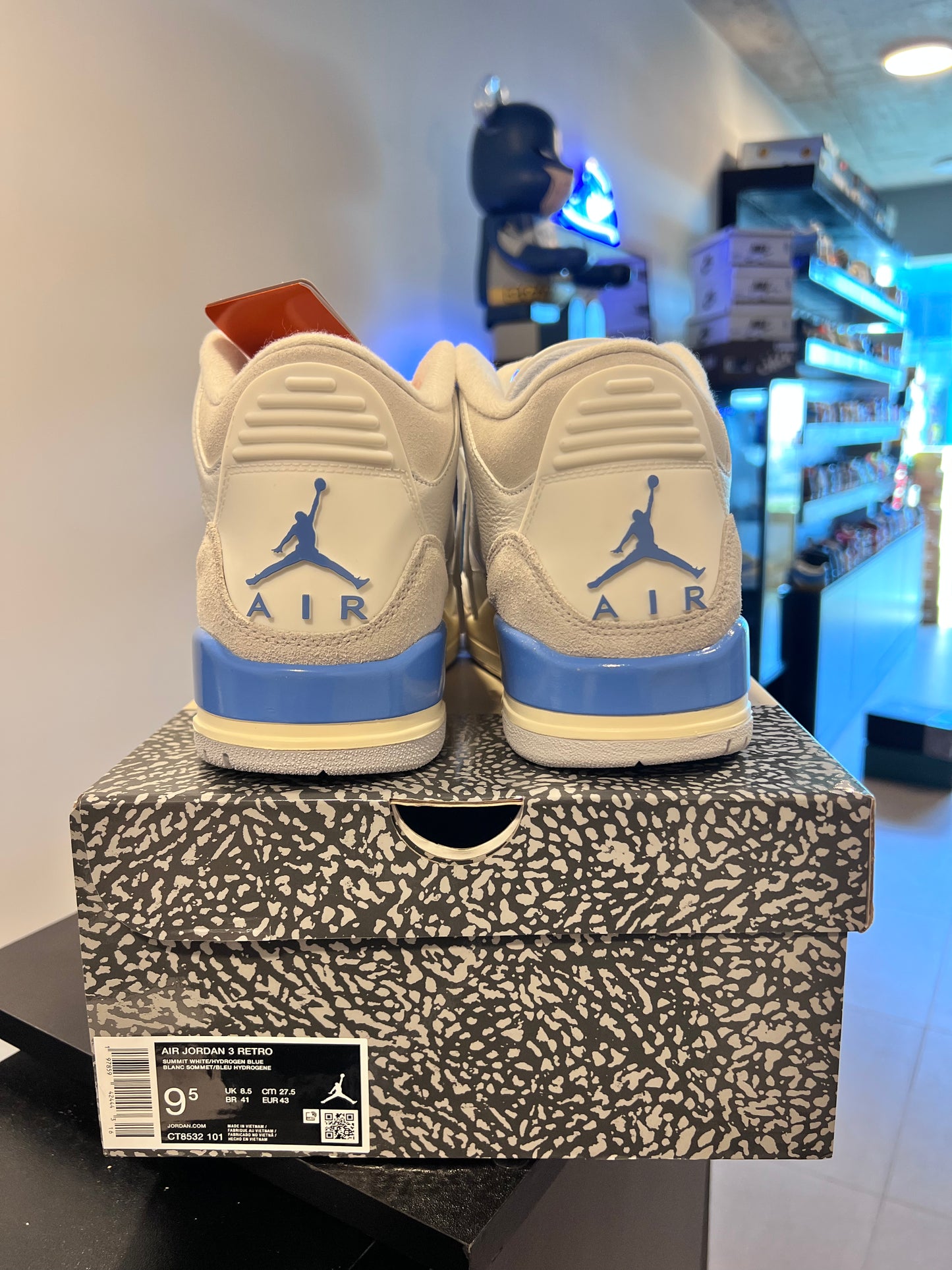 Jordan 3 Retro
Lucky Shorts