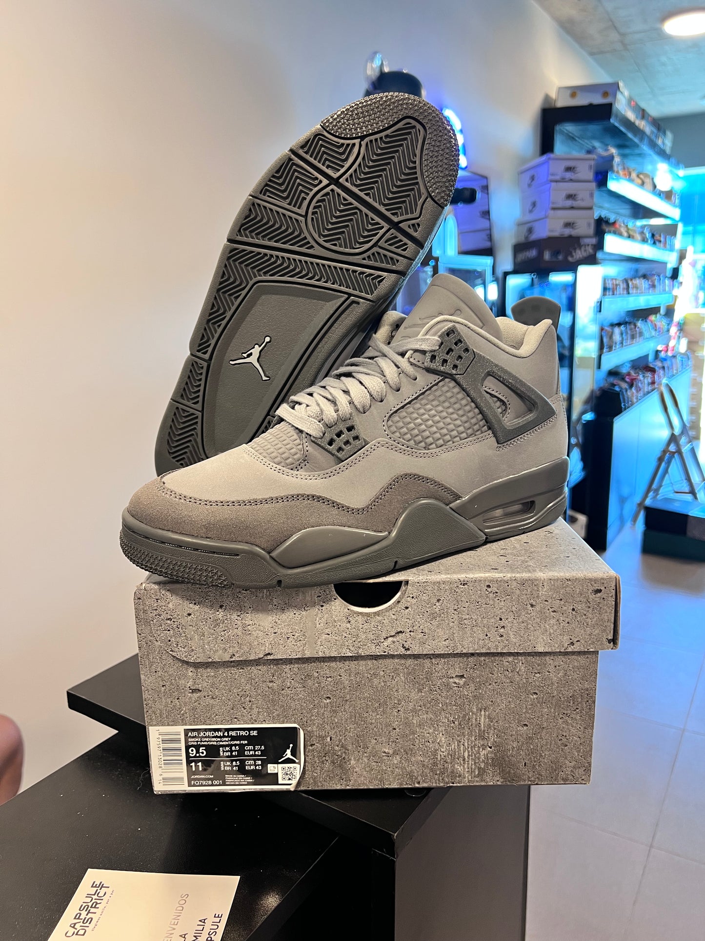 Jordan 4 Retro SE
Paris Olympics Wet Cement