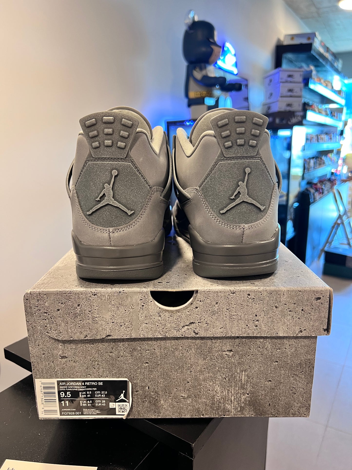 Jordan 4 Retro SE
Paris Olympics Wet Cement
