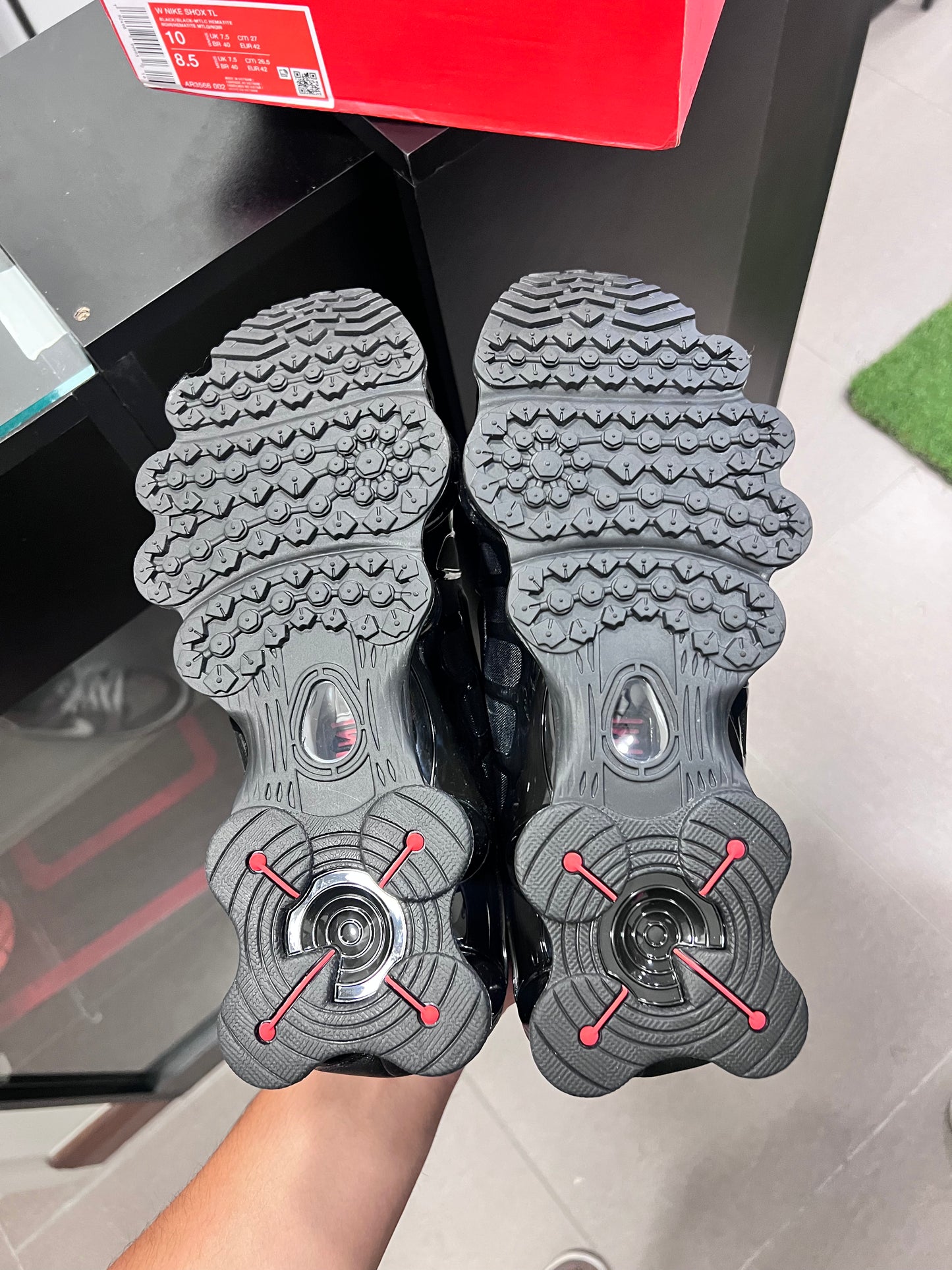 Nike Shox TL
Black Max Orange (Women's)