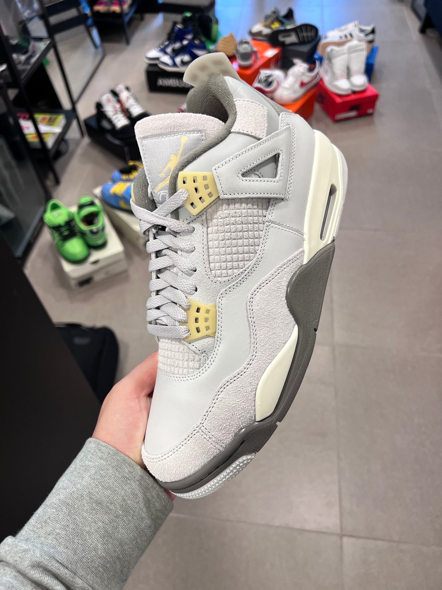 Jordan 4 Retro SE
Craft Photon Dust