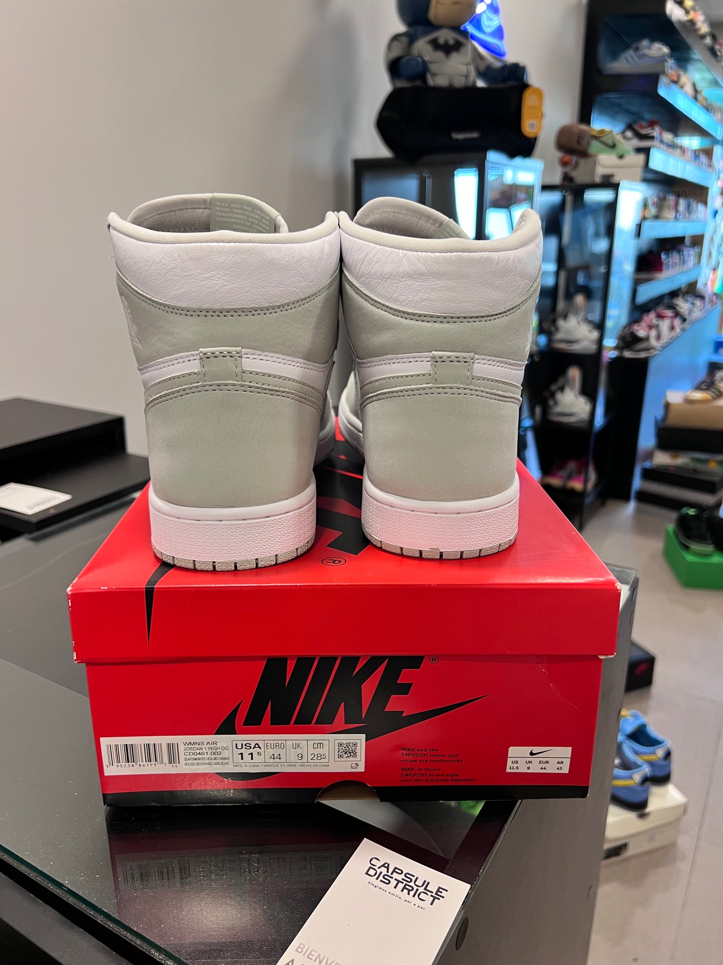 Jordan 1 Retro High OG
Seafoam (Women's)