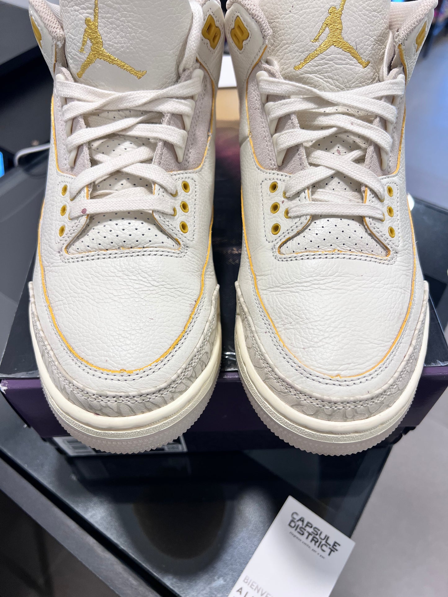 Jordan 3 Retro SP
J Balvin Medellín Sunset ( Usada )