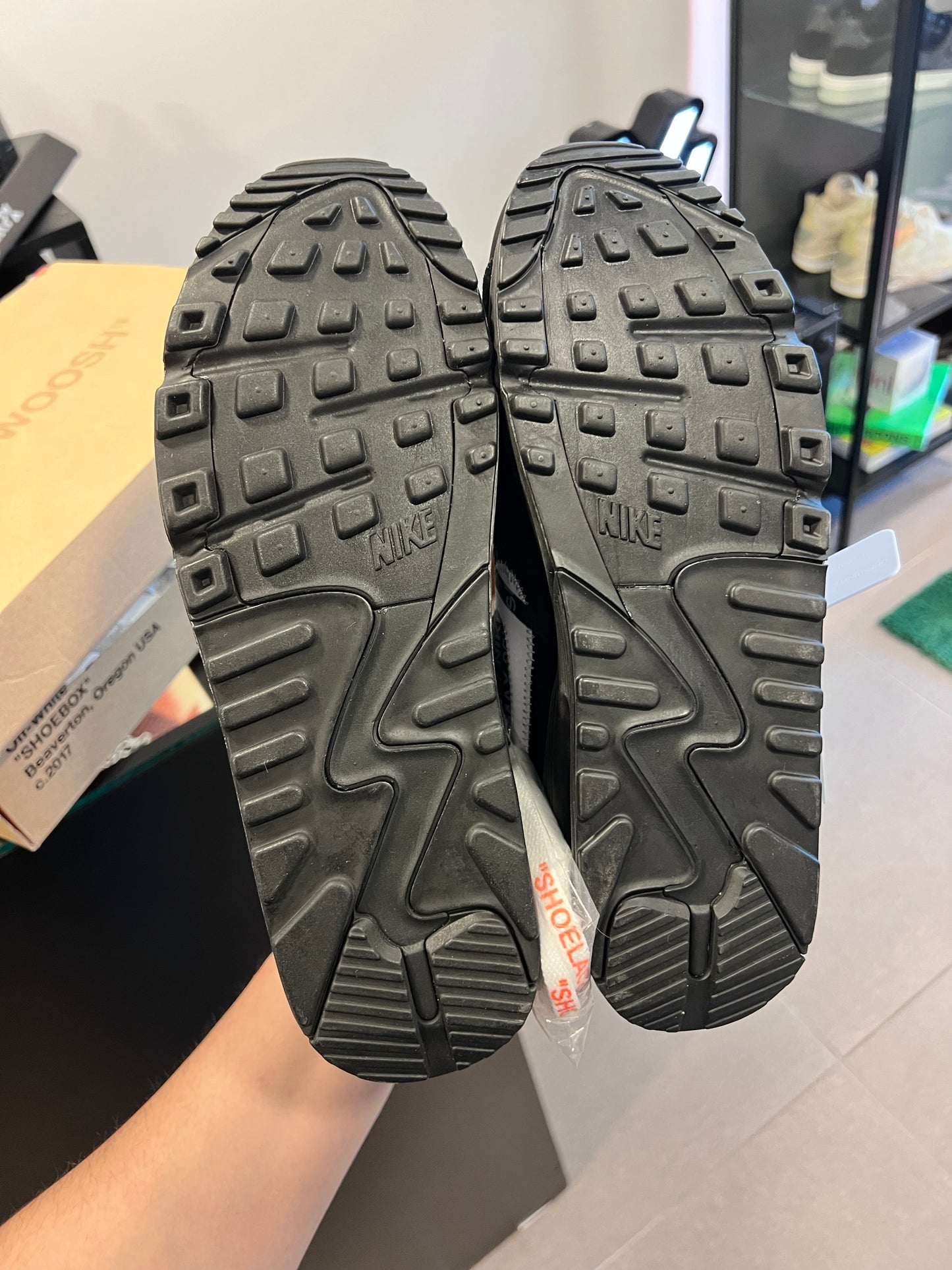 Nike Air Max 90
Off-White Black