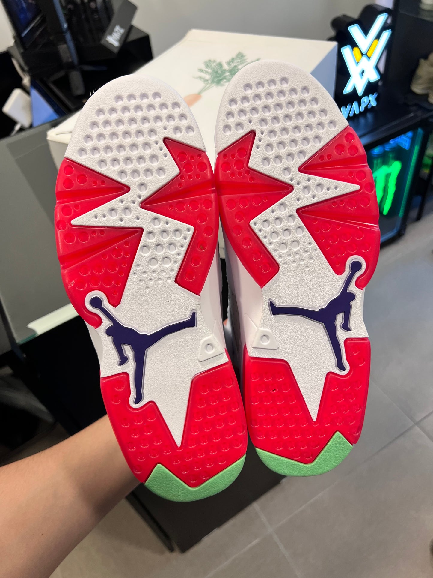 Jordan 6 Retro
Hare