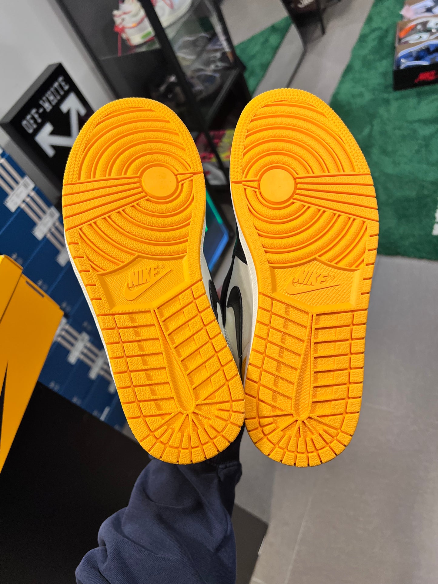 Jordan 1 Retro High OG
Taxi
