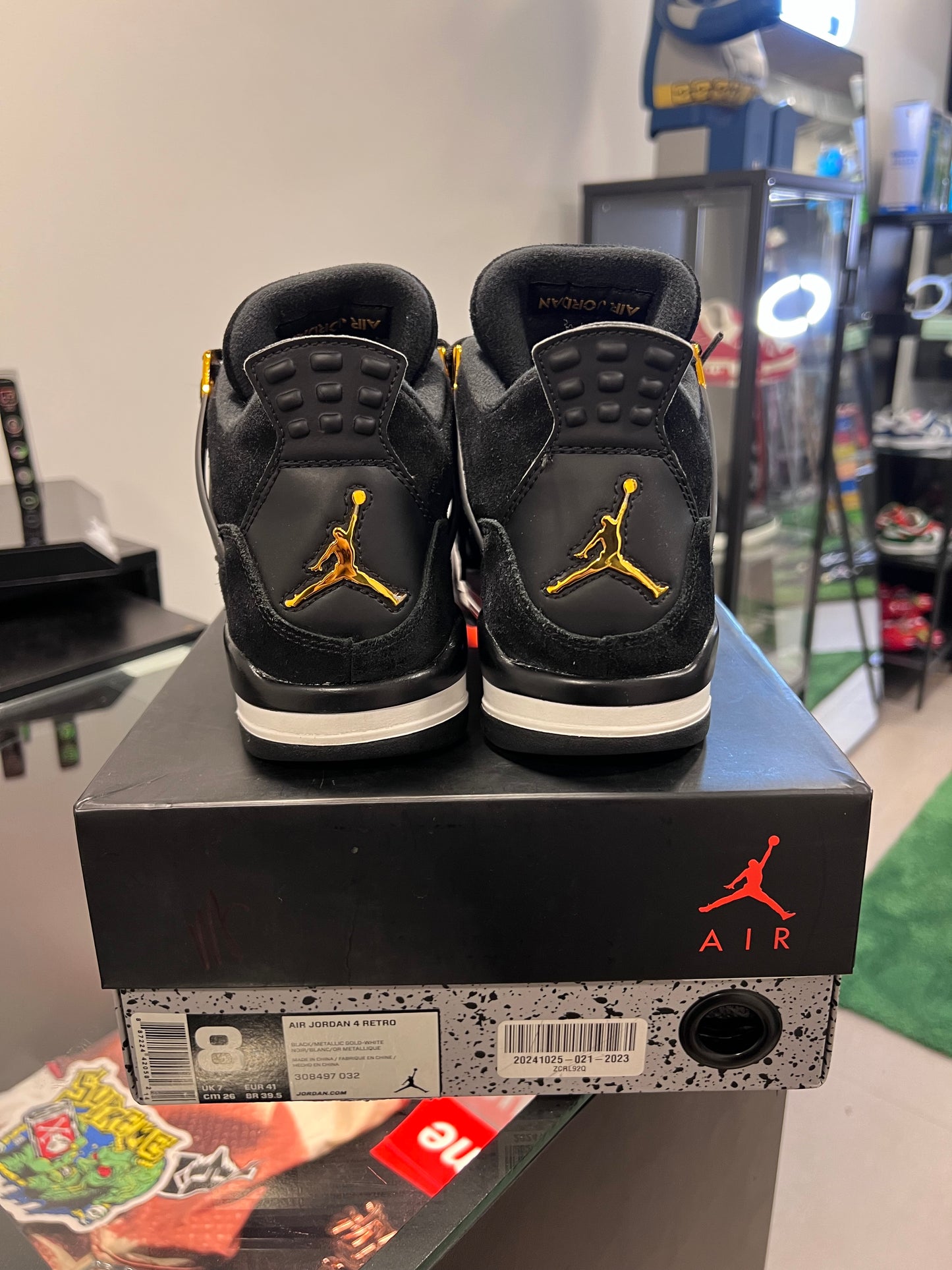 Jordan 4 Retro Royalty