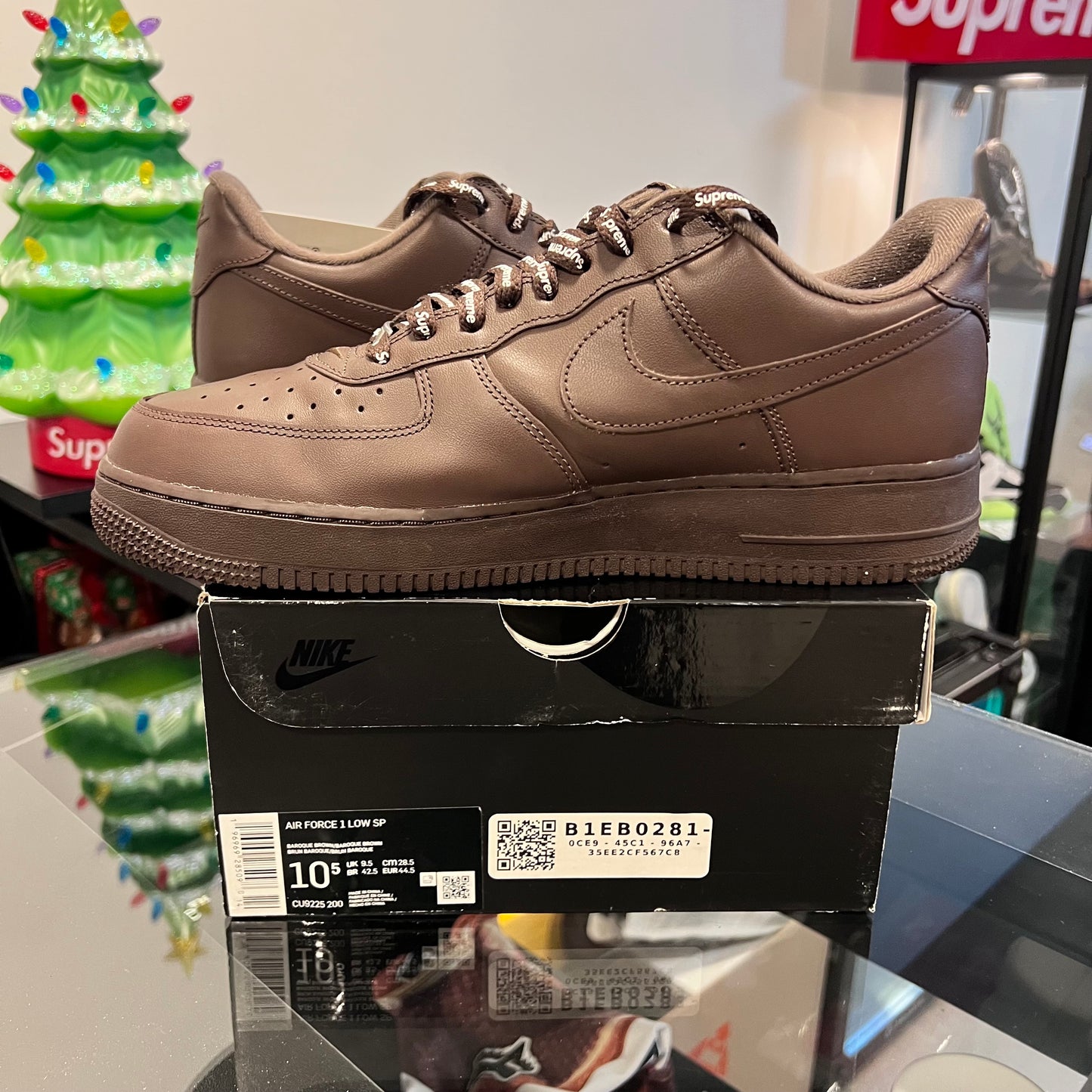 Nike Air Force 1 Low
Supreme Baroque Brown