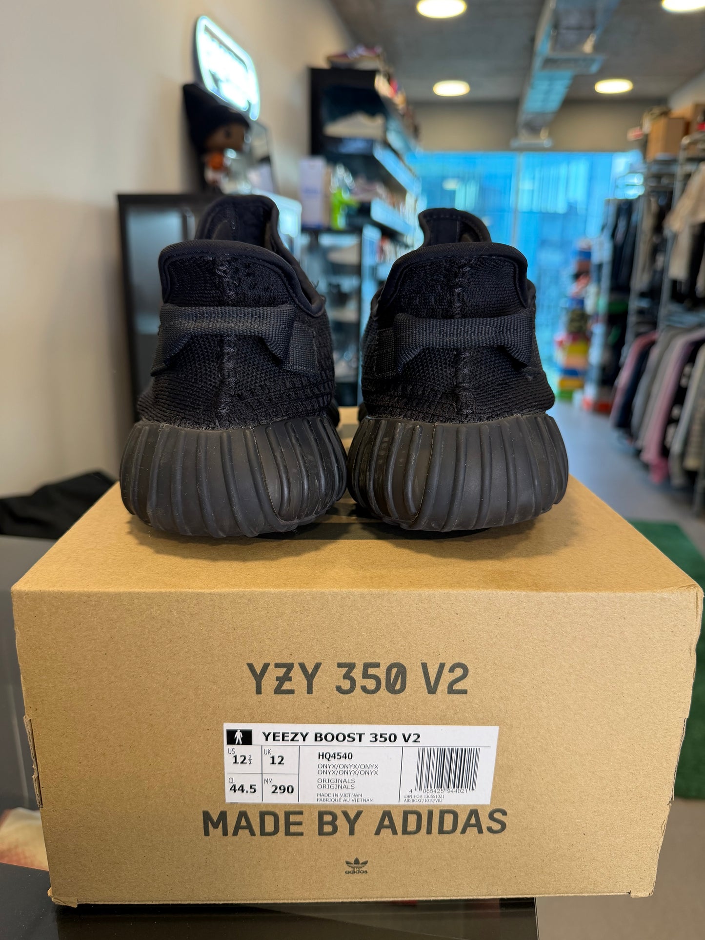 Adidas Yeezy Boost 350 v2 Onyx