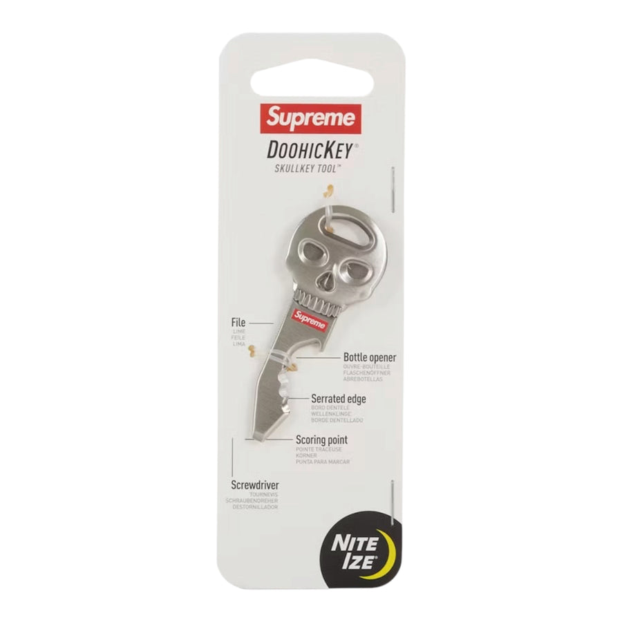 Supreme Nite Ize Skull Key Tool
Silver