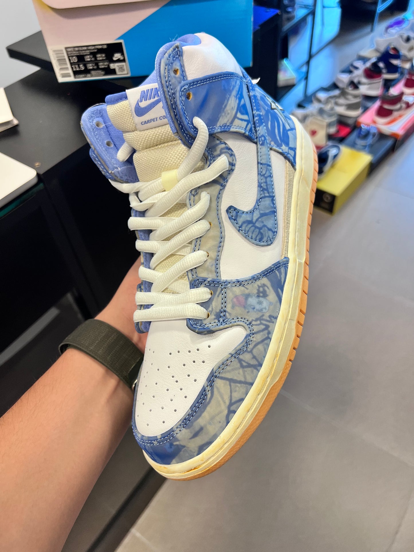 Nike SB Dunk High
Carpet Company