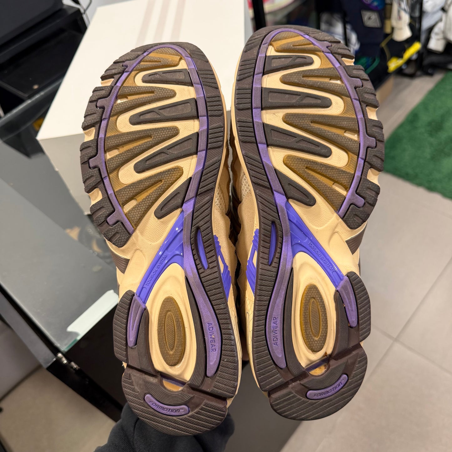 Adidas Response CL Bad Bunny Paso Fino (USADA)