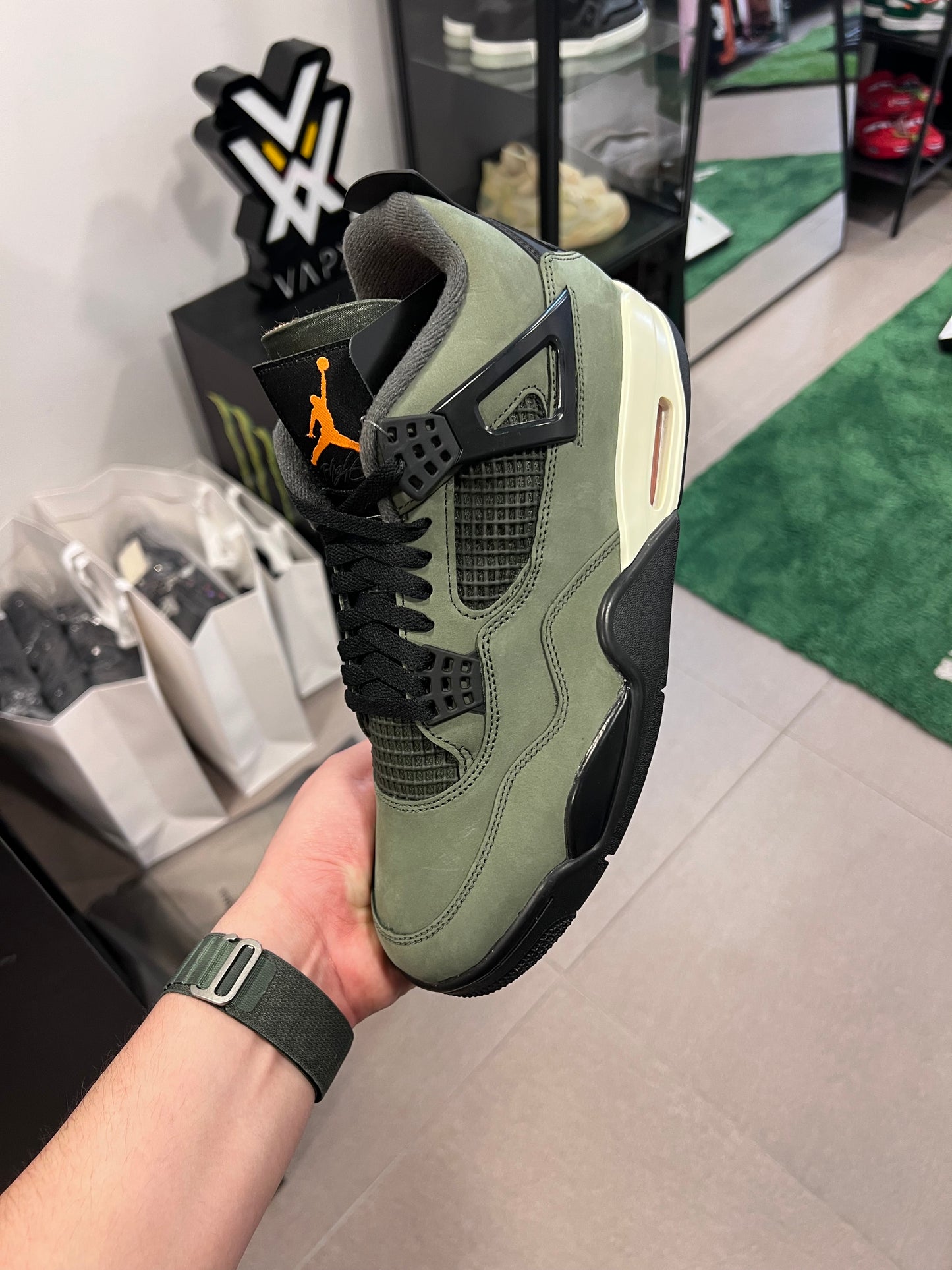 Jordan 4 Retro OG SP Undefeated (2025)