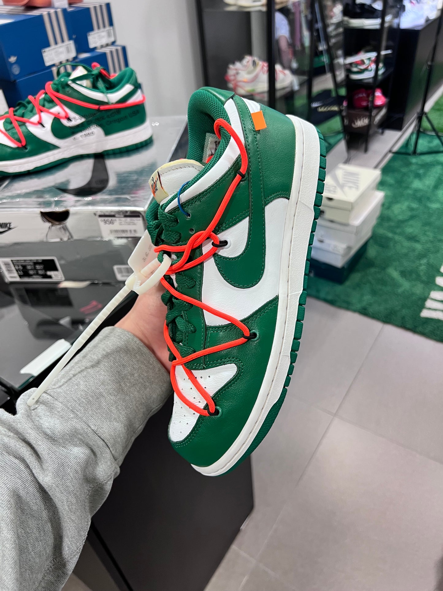 Nike Dunk Low
Off-White Pine Green