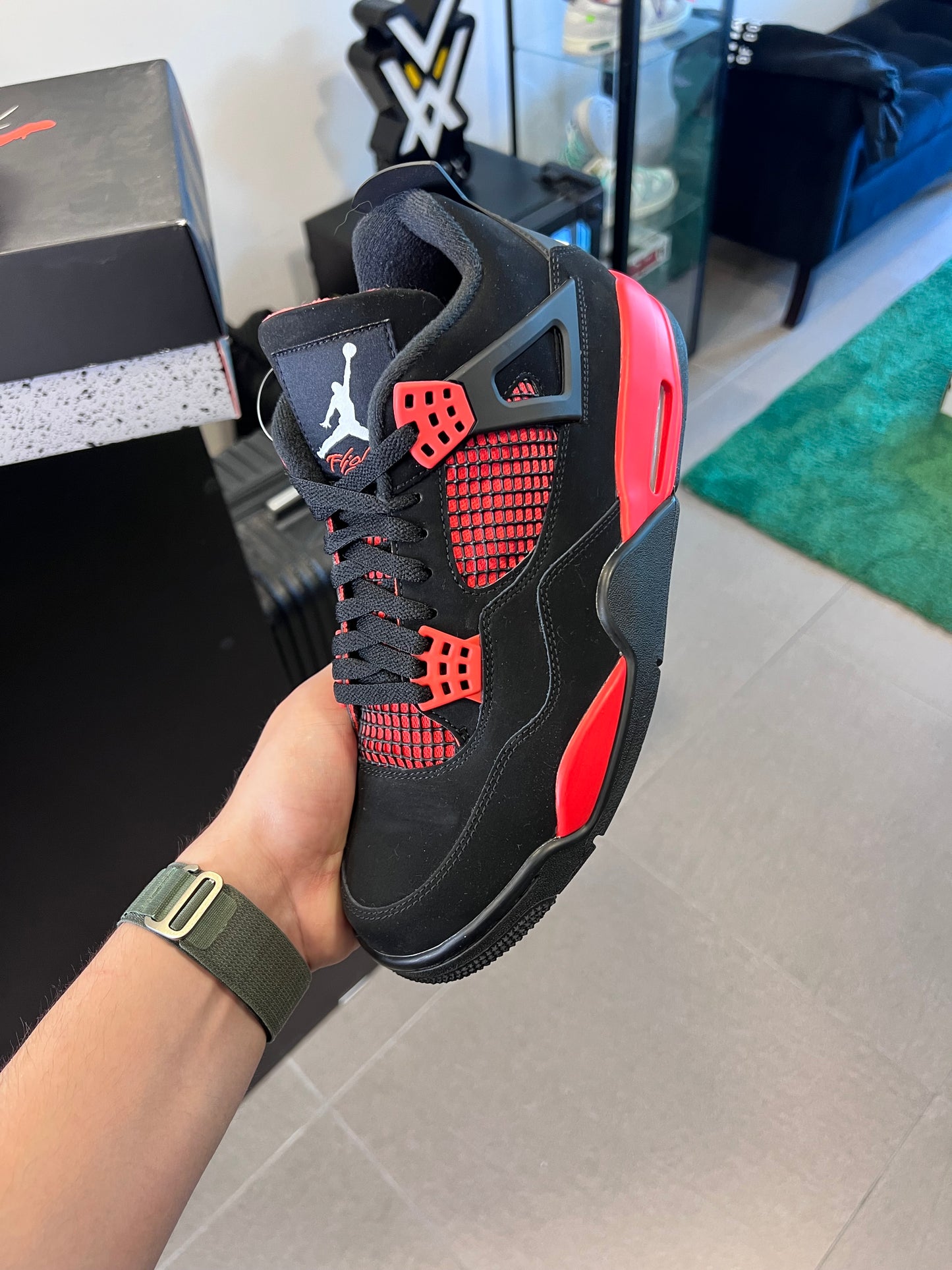 Jordan 4 Retro Red Thunder