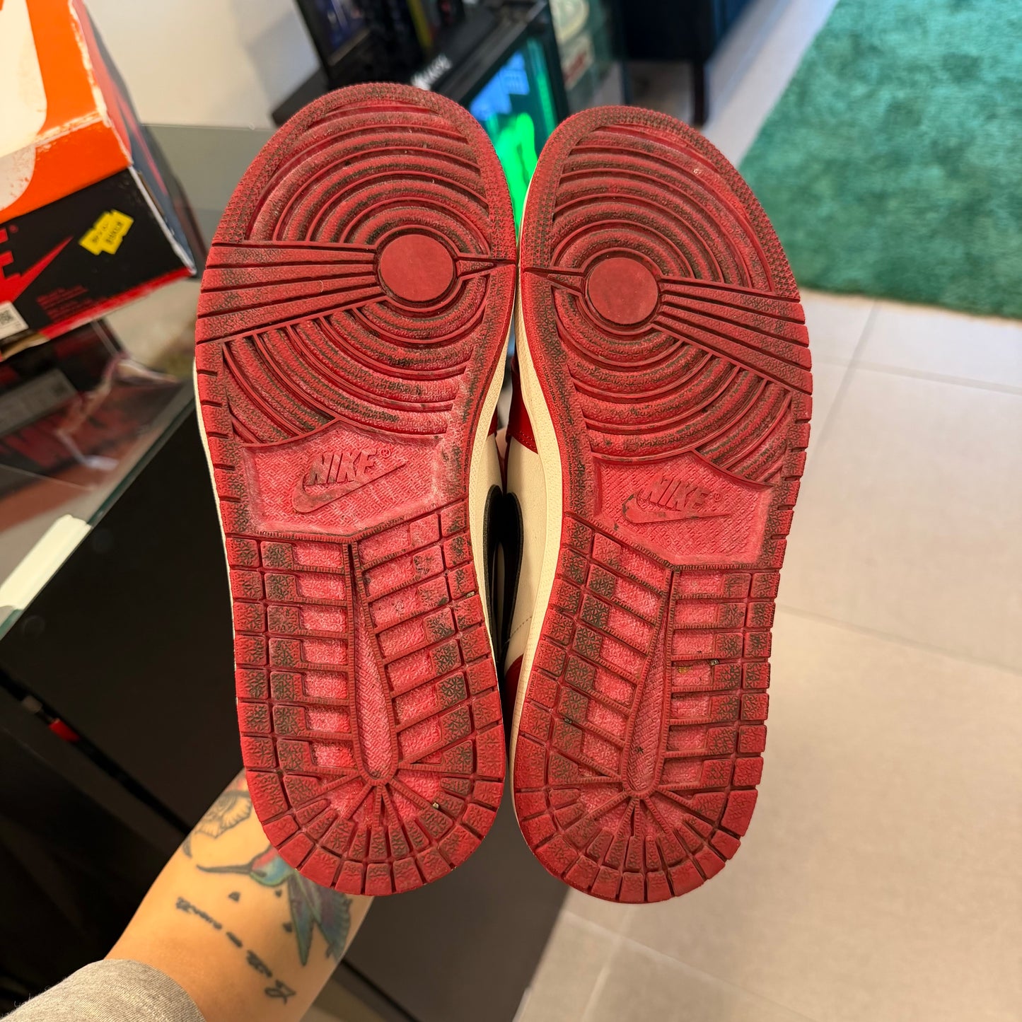 Jordan 1 Retro High OG Chicago Lost and Found (USADA)