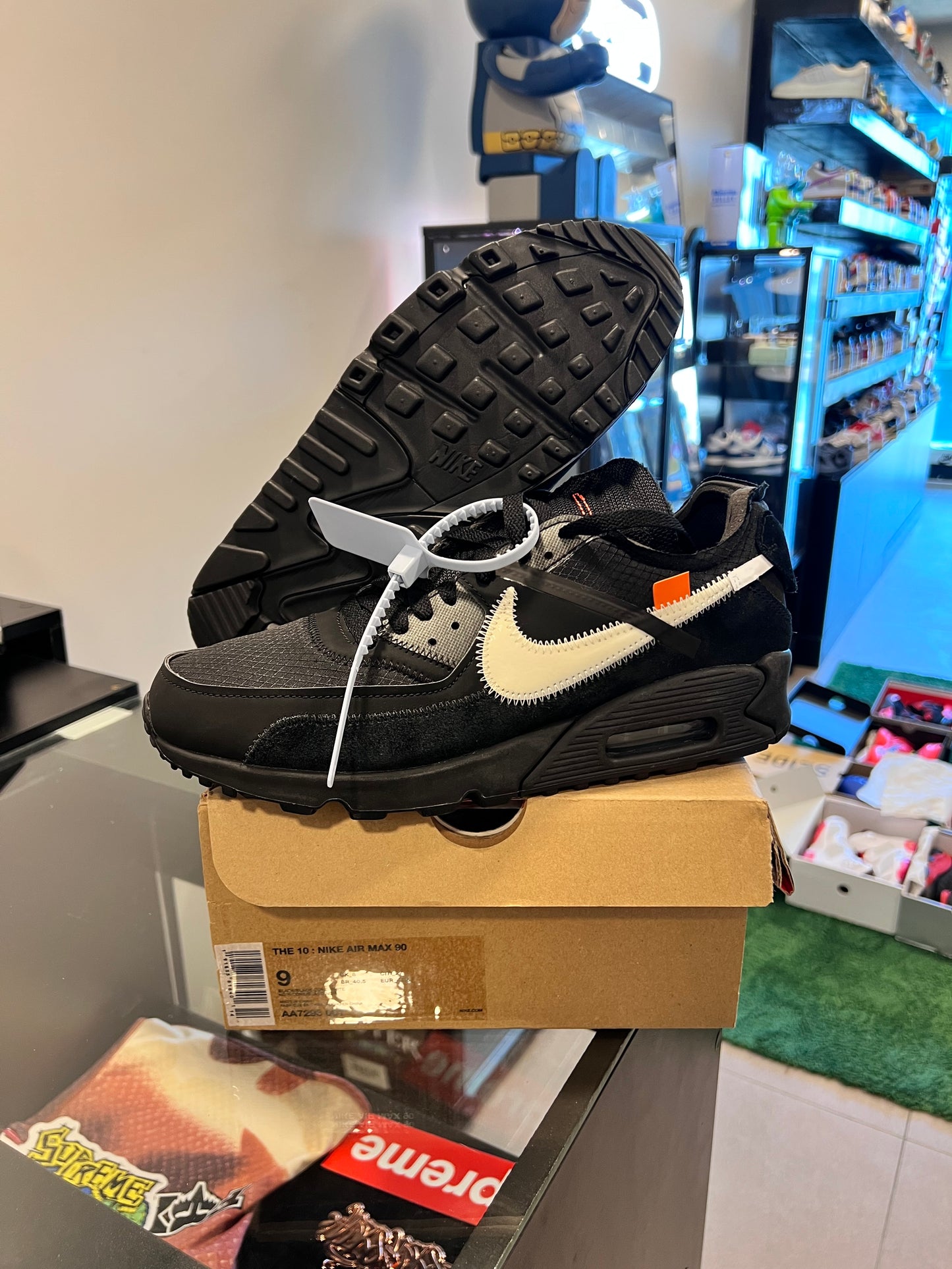 Nike Air Max 90
Off-White Black