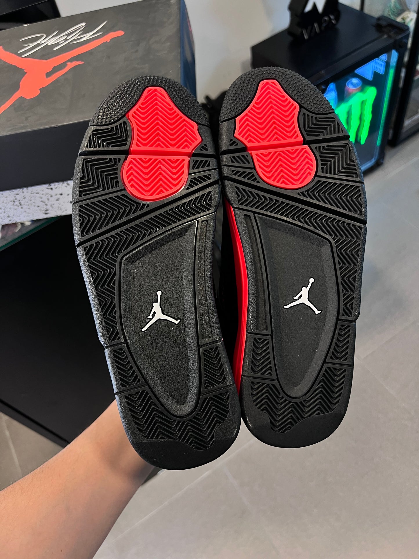 Jordan 4 Retro Red Thunder