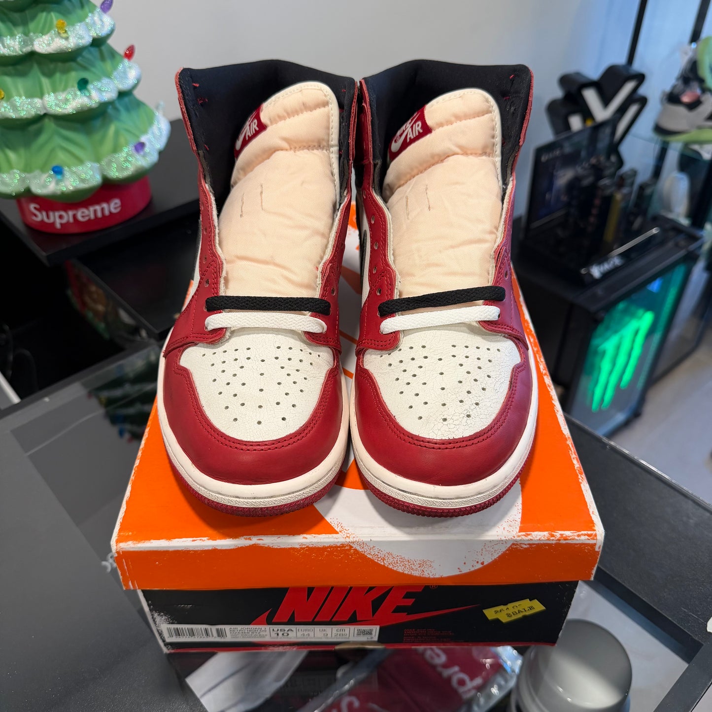 Jordan 1 Retro High OG Chicago Lost and Found (USADA)