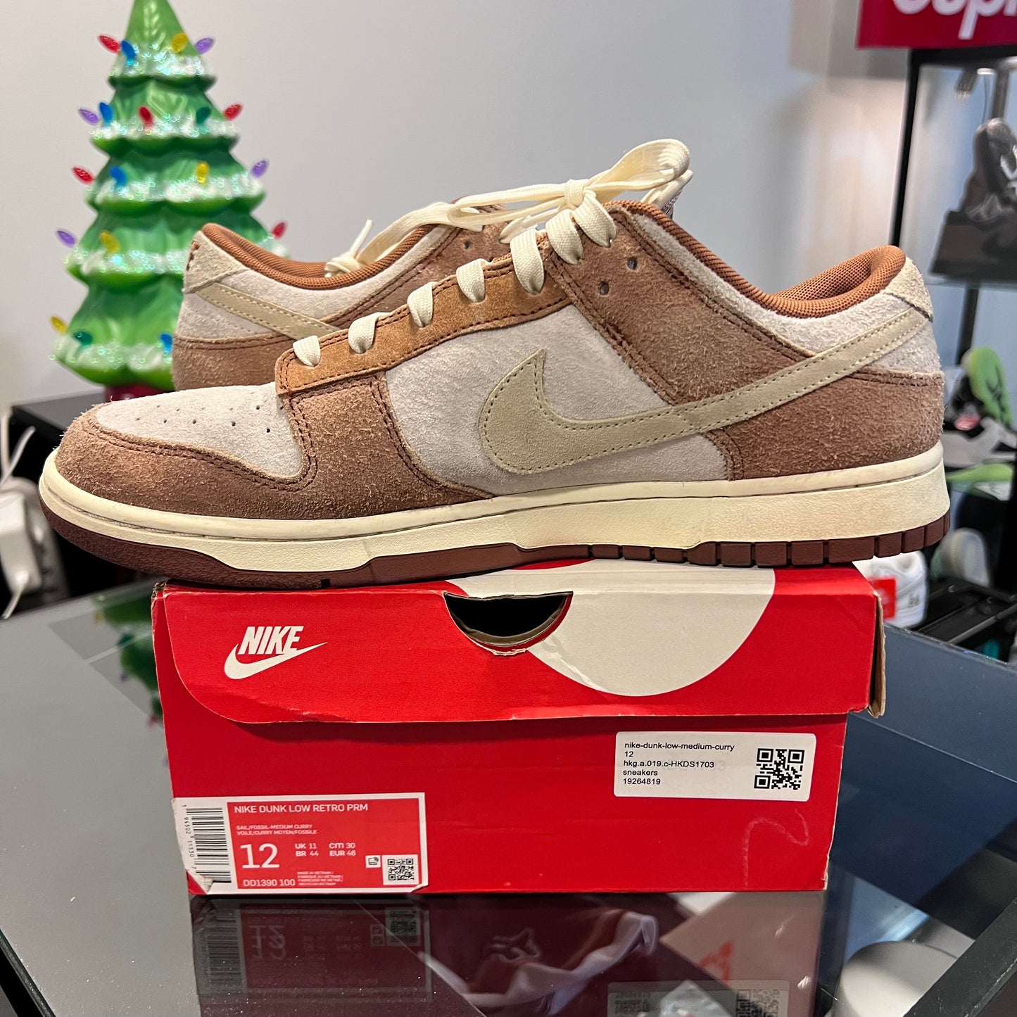 Nike Dunk Low
Medium Curry