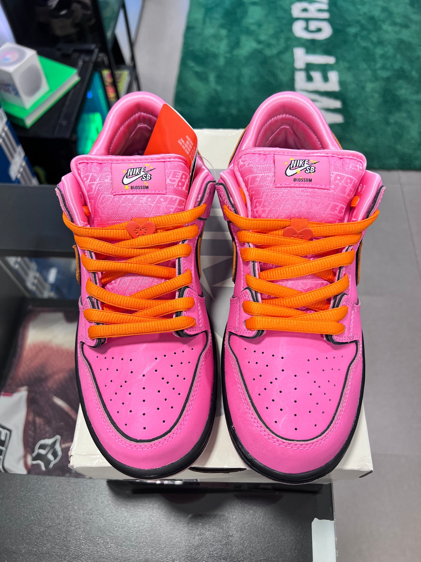 Nike SB Dunk Low The Powerpuff Girls Blossom