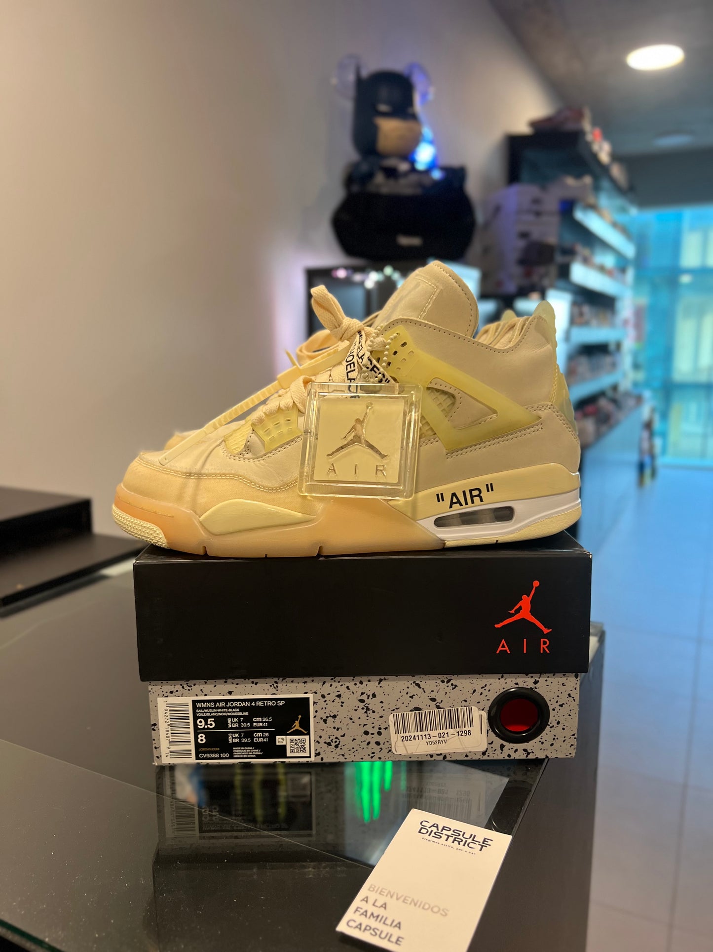 Jordan 4 Retro
Off-White Sail (Women's)