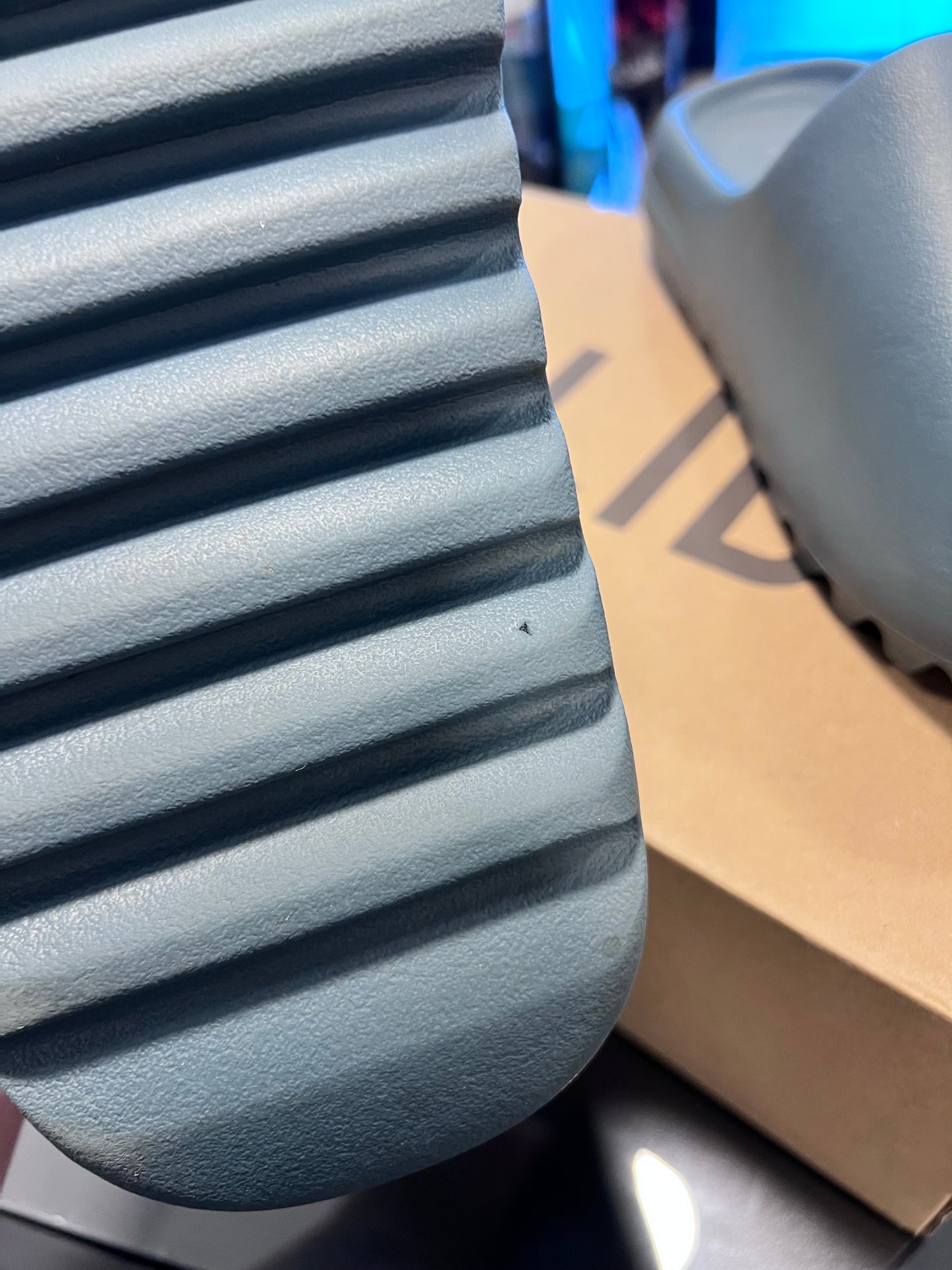 Adidas Yeezy Slide
Slate Marine