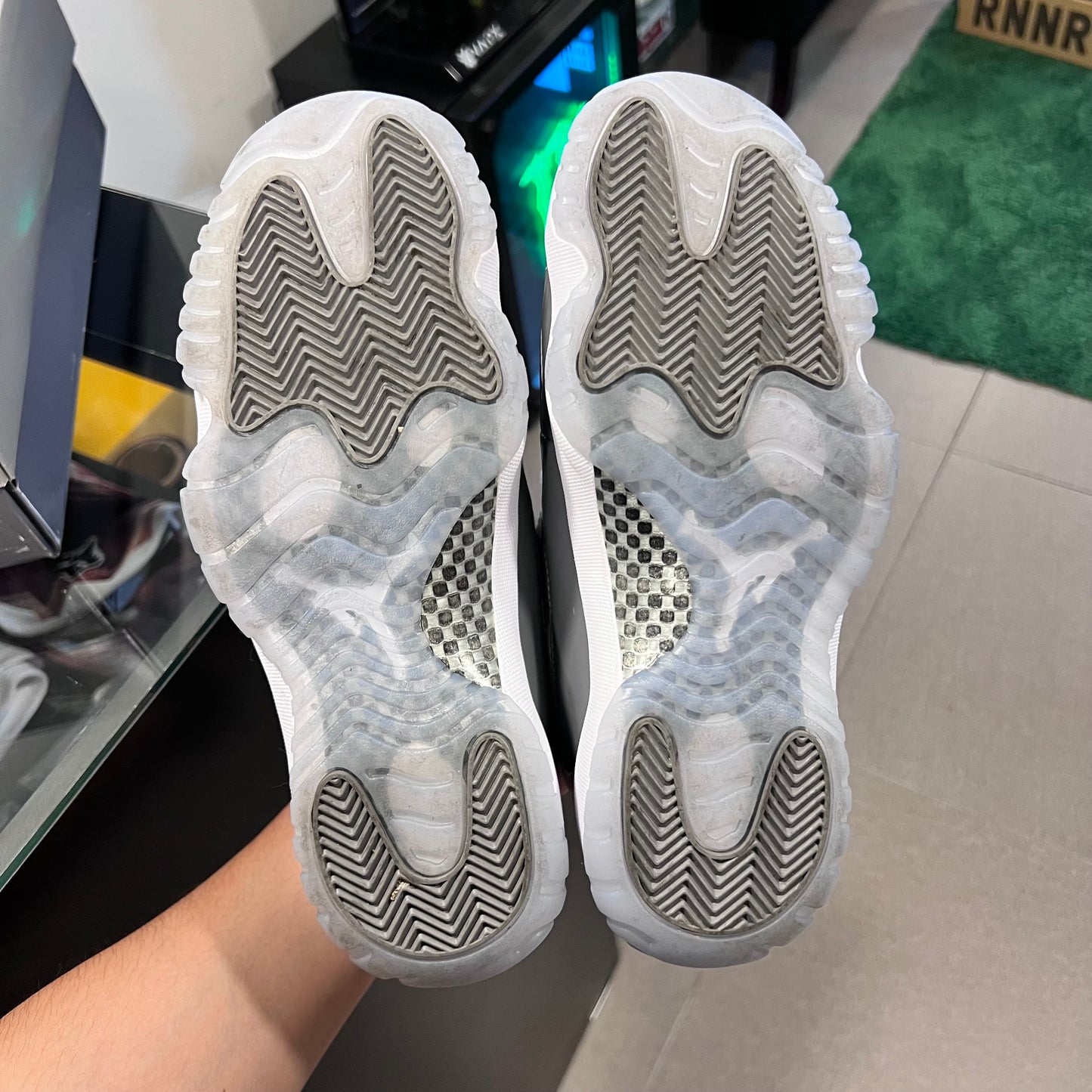 Jordan 11 Retro
Cool Grey (2021) (USADA)