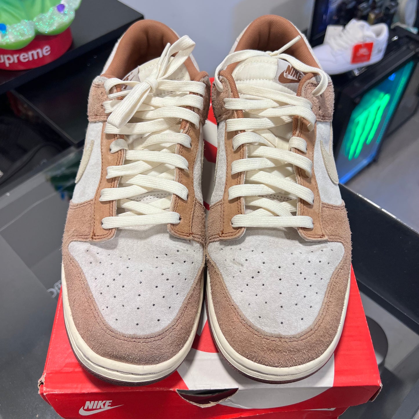 Nike Dunk Low
Medium Curry