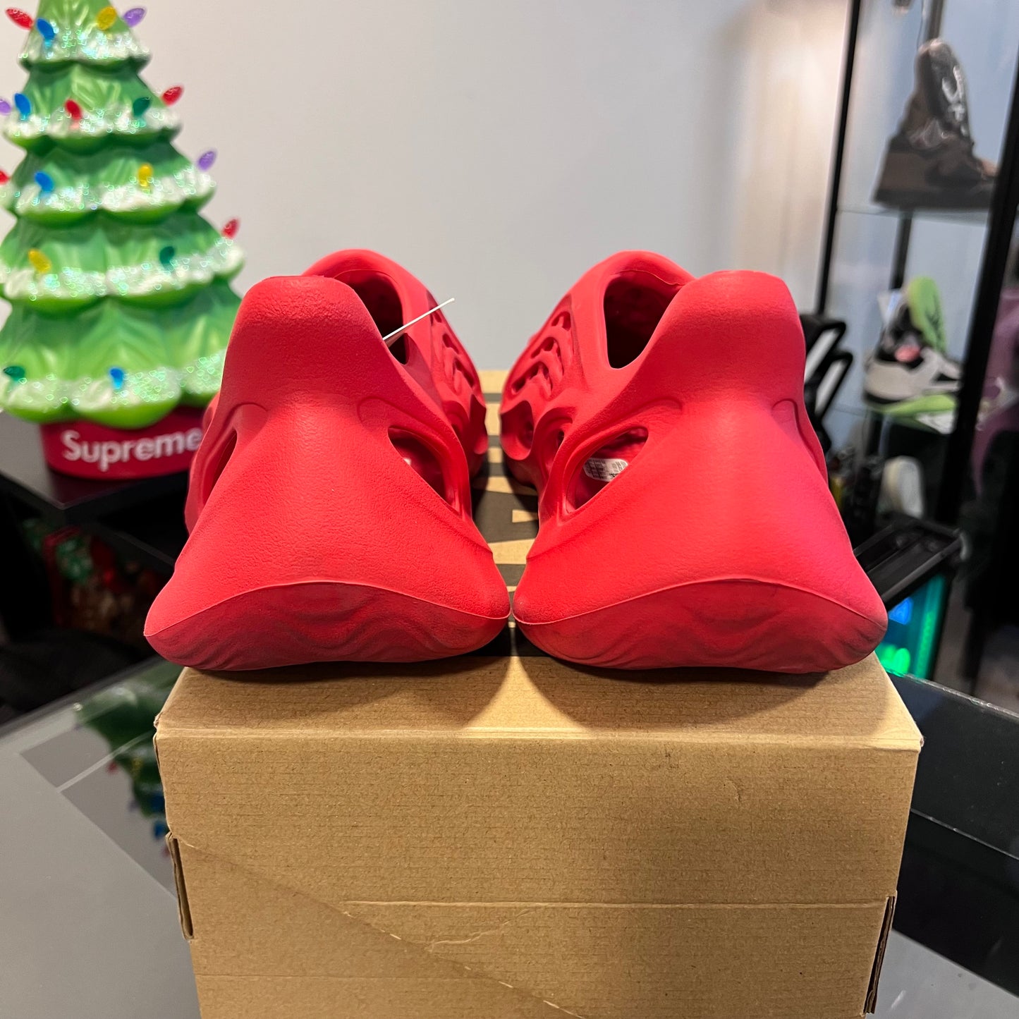 adidas Yeezy Foam RNNR
Vermillion (USADA)