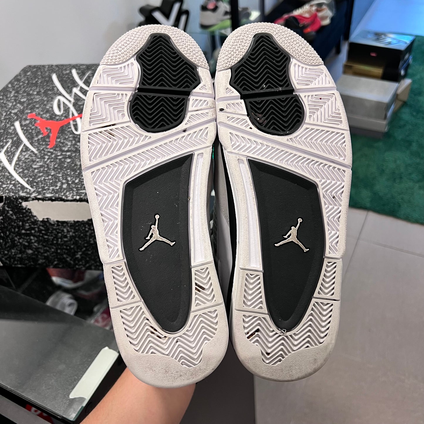 Jordan 4 Retro
Military Black (USADA)