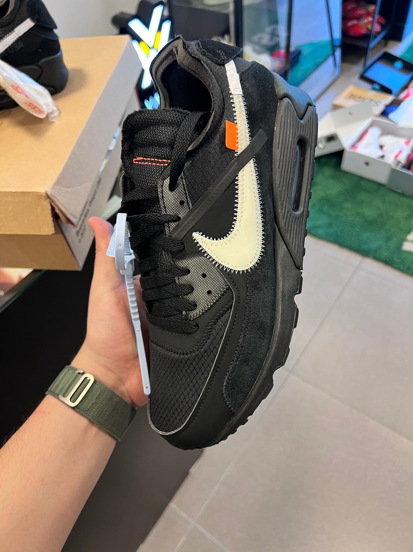 Nike Air Max 90
Off-White Black