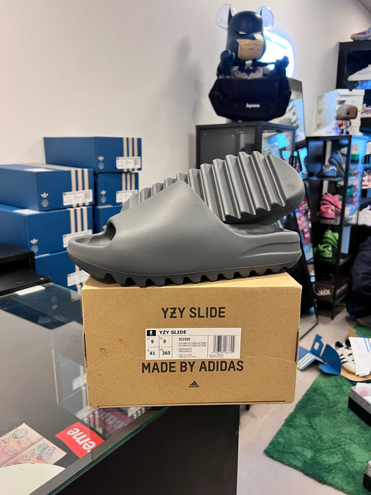 adidas Yeezy Slide
Slate Grey