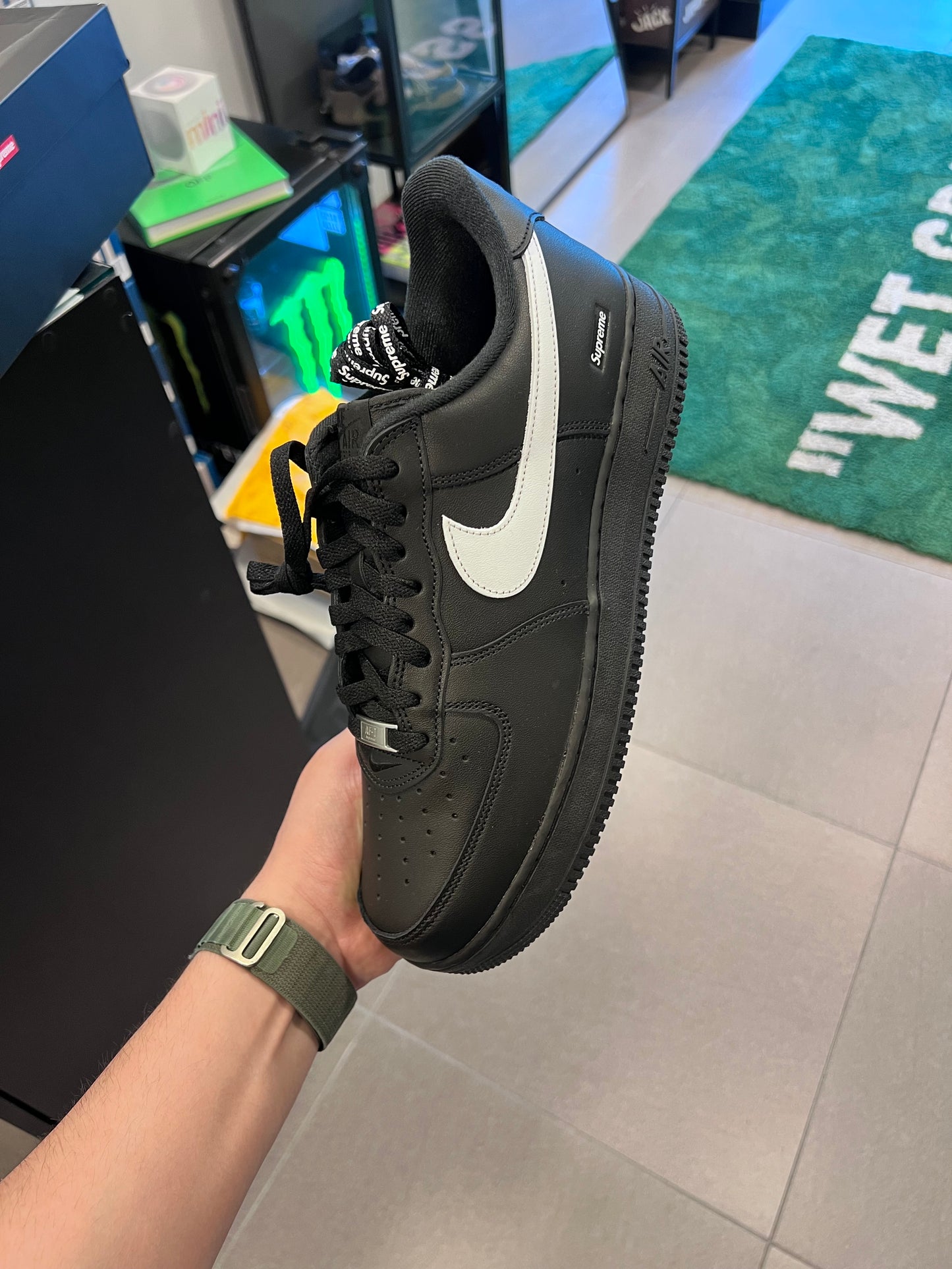 Supreme x Nike Air Force 1 Low