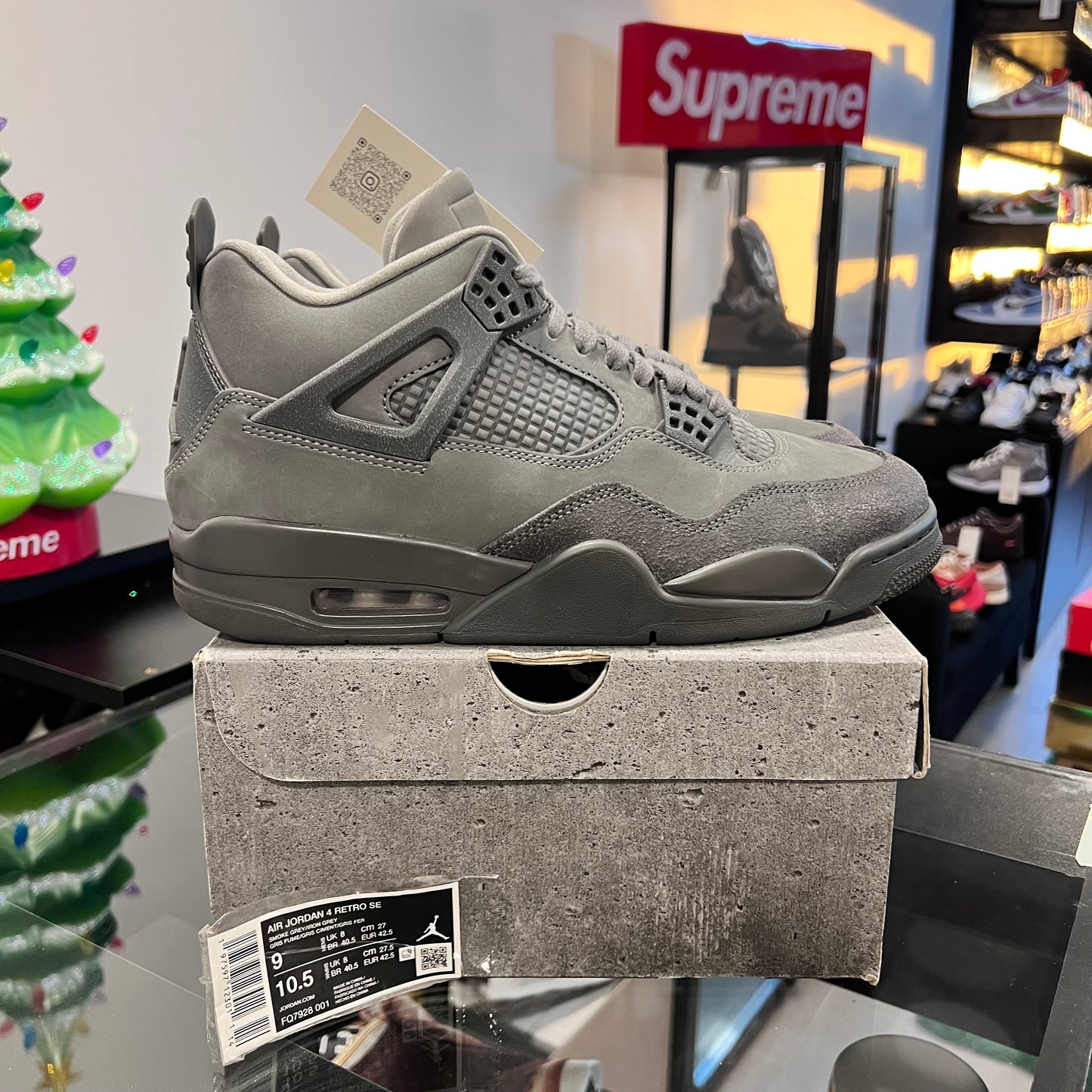 Jordan 4 Retro SE
Paris Olympics Wet Cement (USADA)