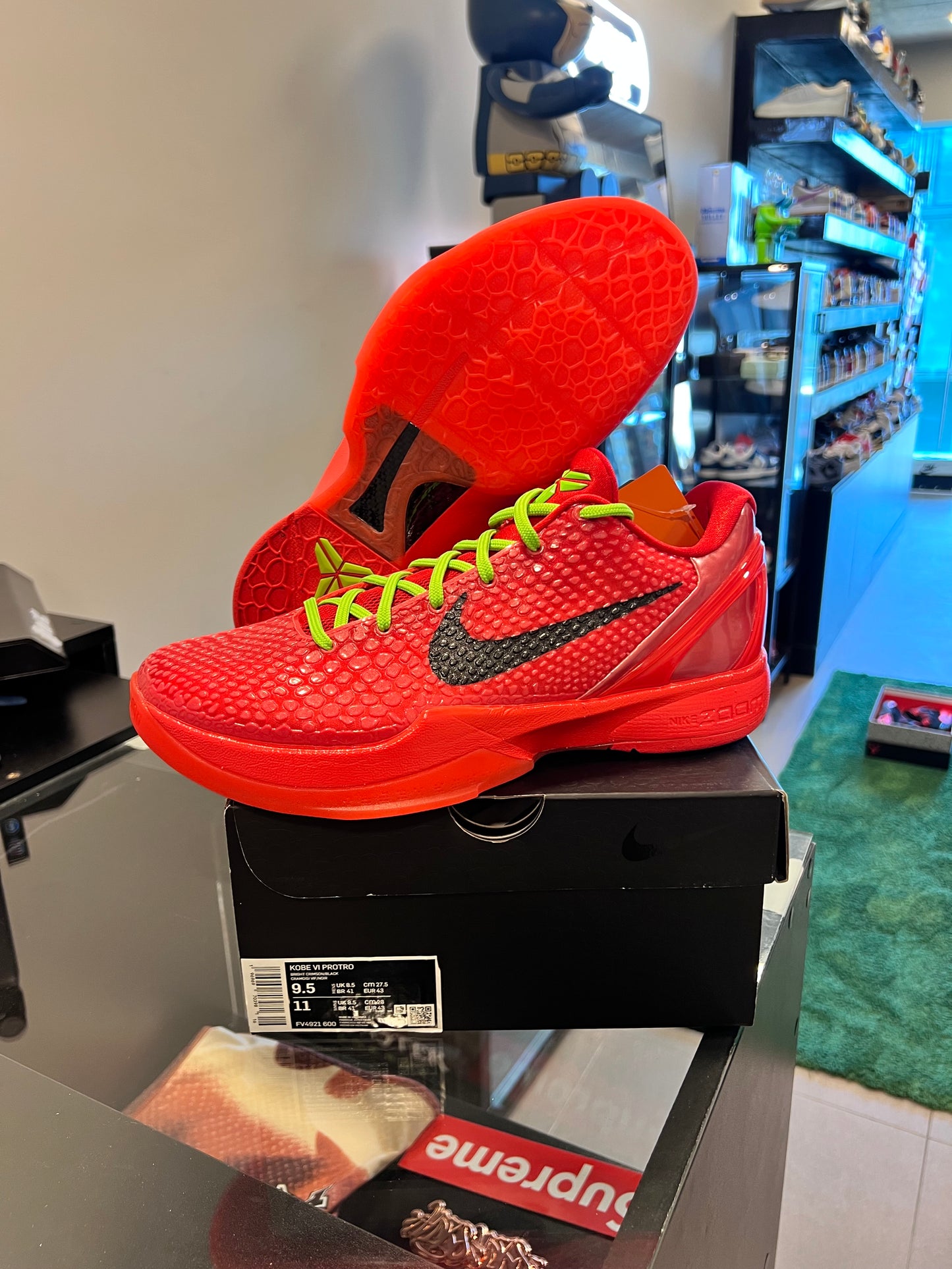 Nike Kobe 6 Protro
Reverse Grinch