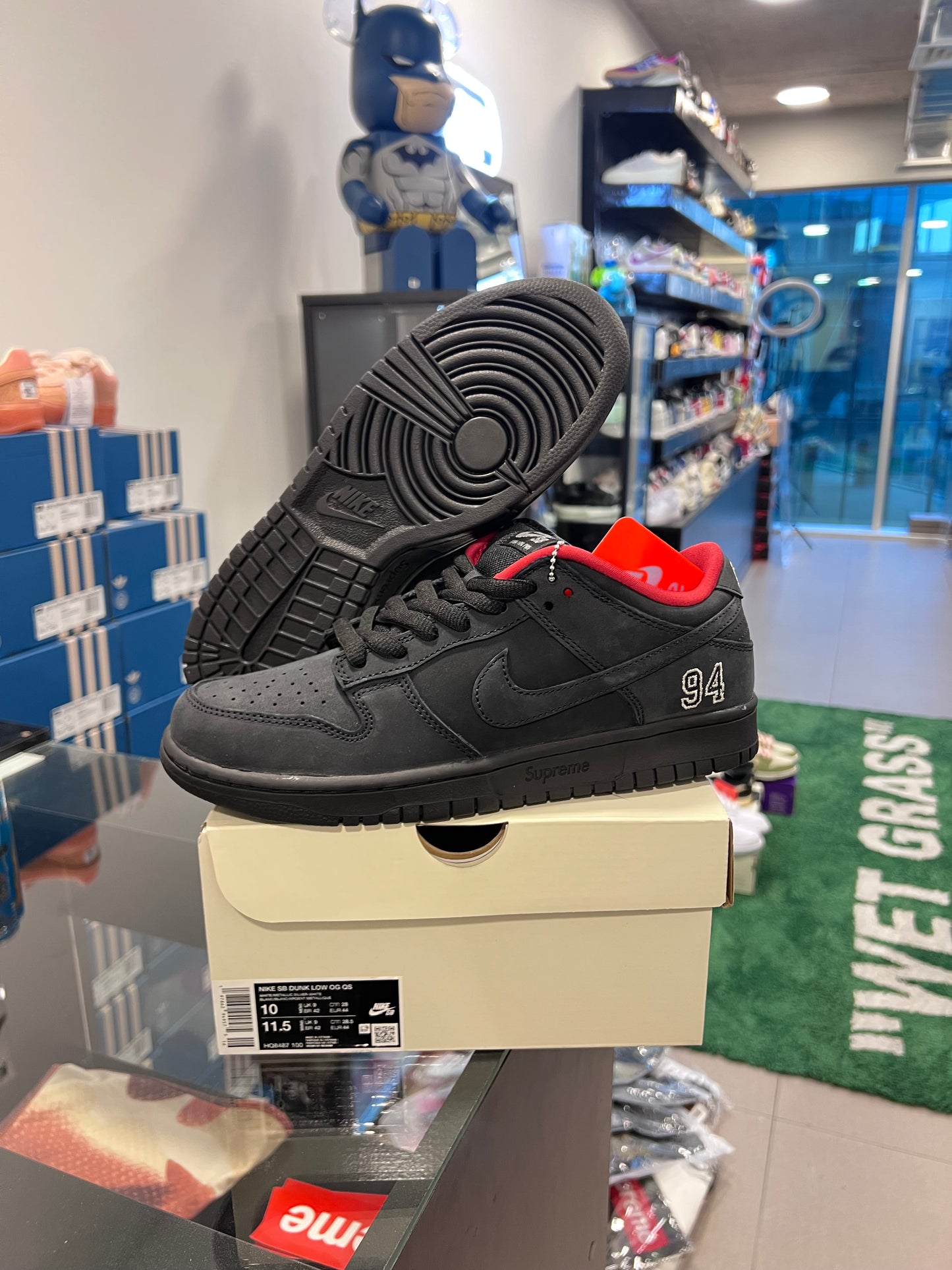 Nike SB Dunk Low
Supreme 94 Black