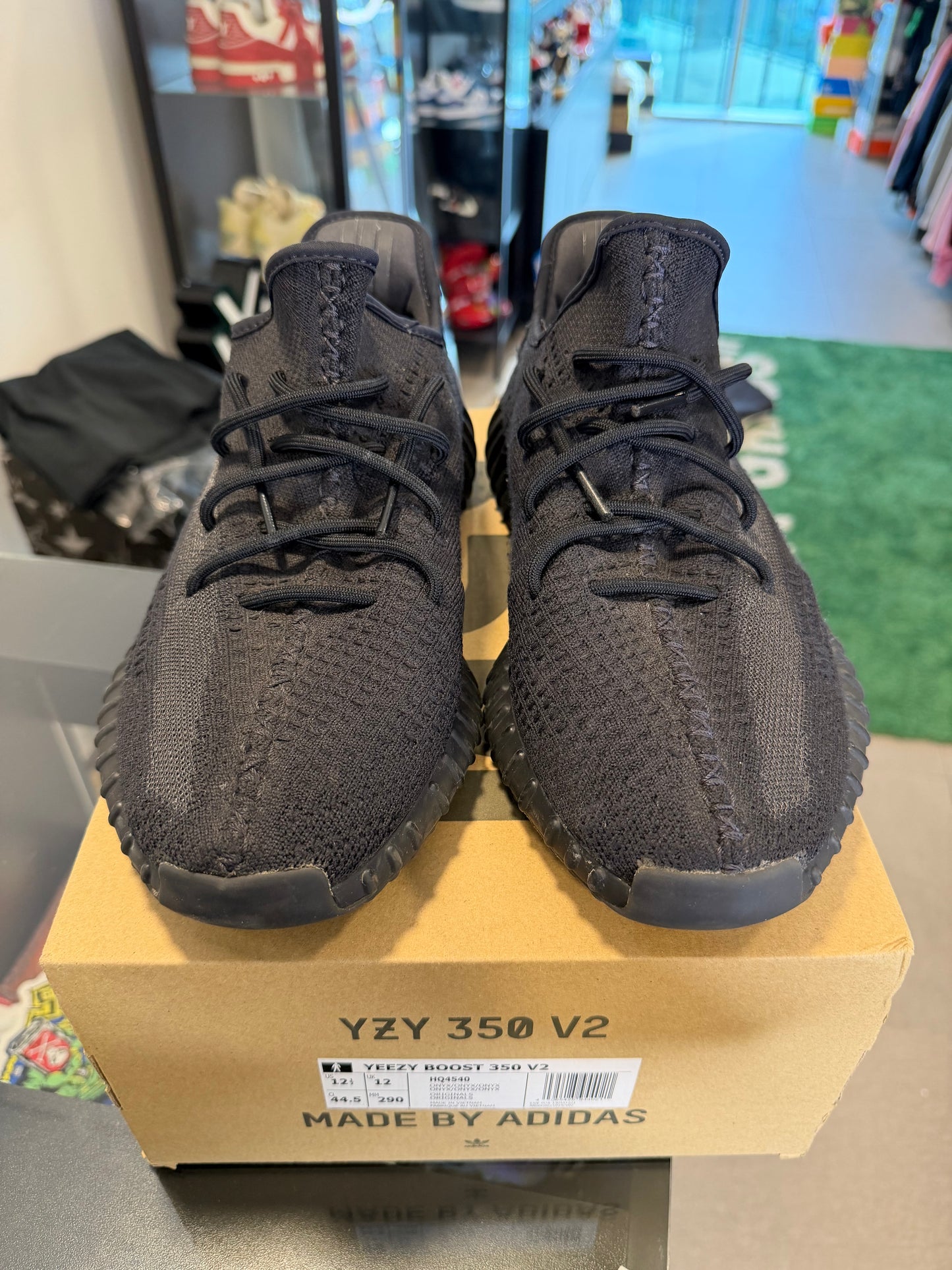 Adidas Yeezy Boost 350 v2 Onyx