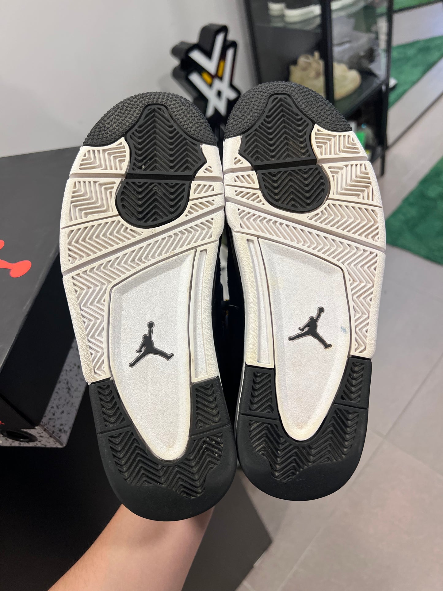 Jordan 4 Retro Royalty