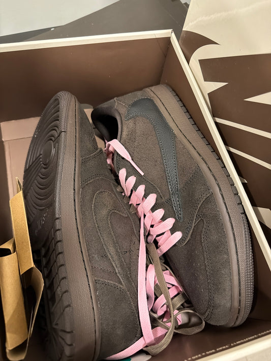 Jordan 1 Retro Low OG SP
Travis Scott Velvet Brown (USADA)