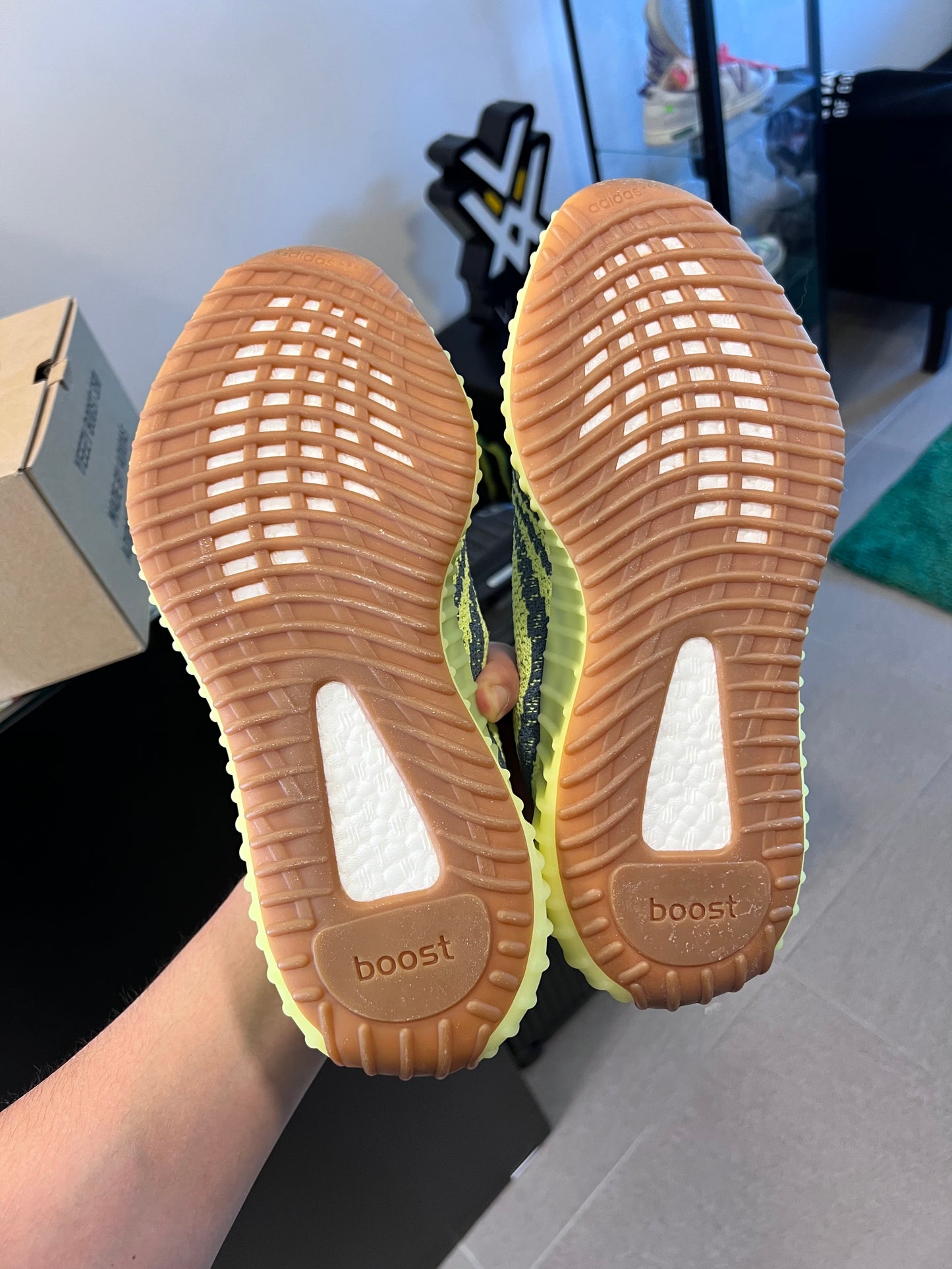 Adidas Yeezy Boost 350 v2 Semi Frozen Yellow