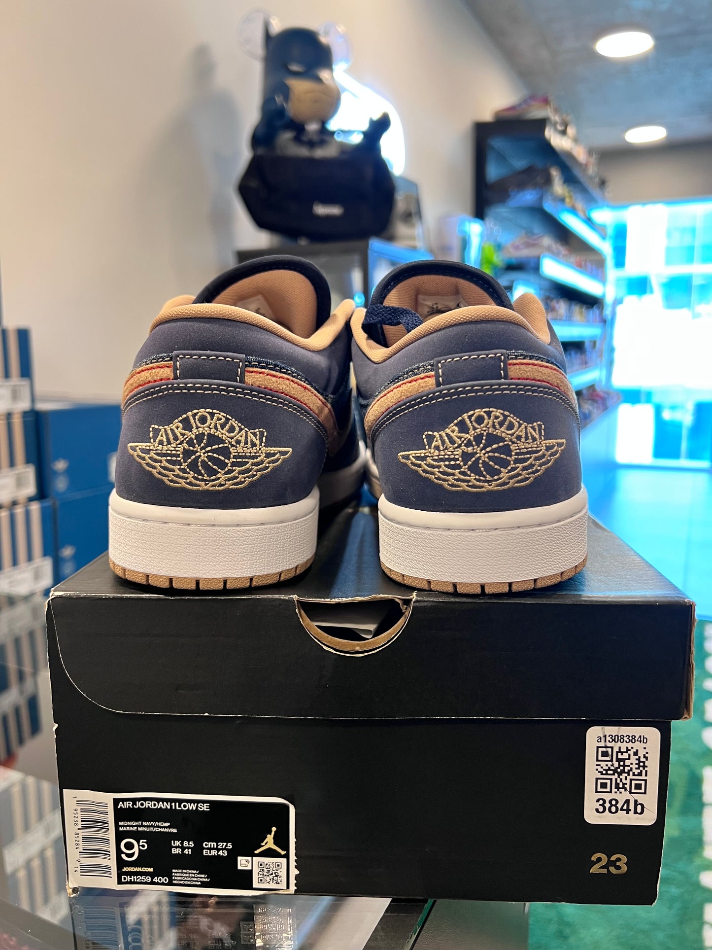 Jordan 1 Low SE
Denim