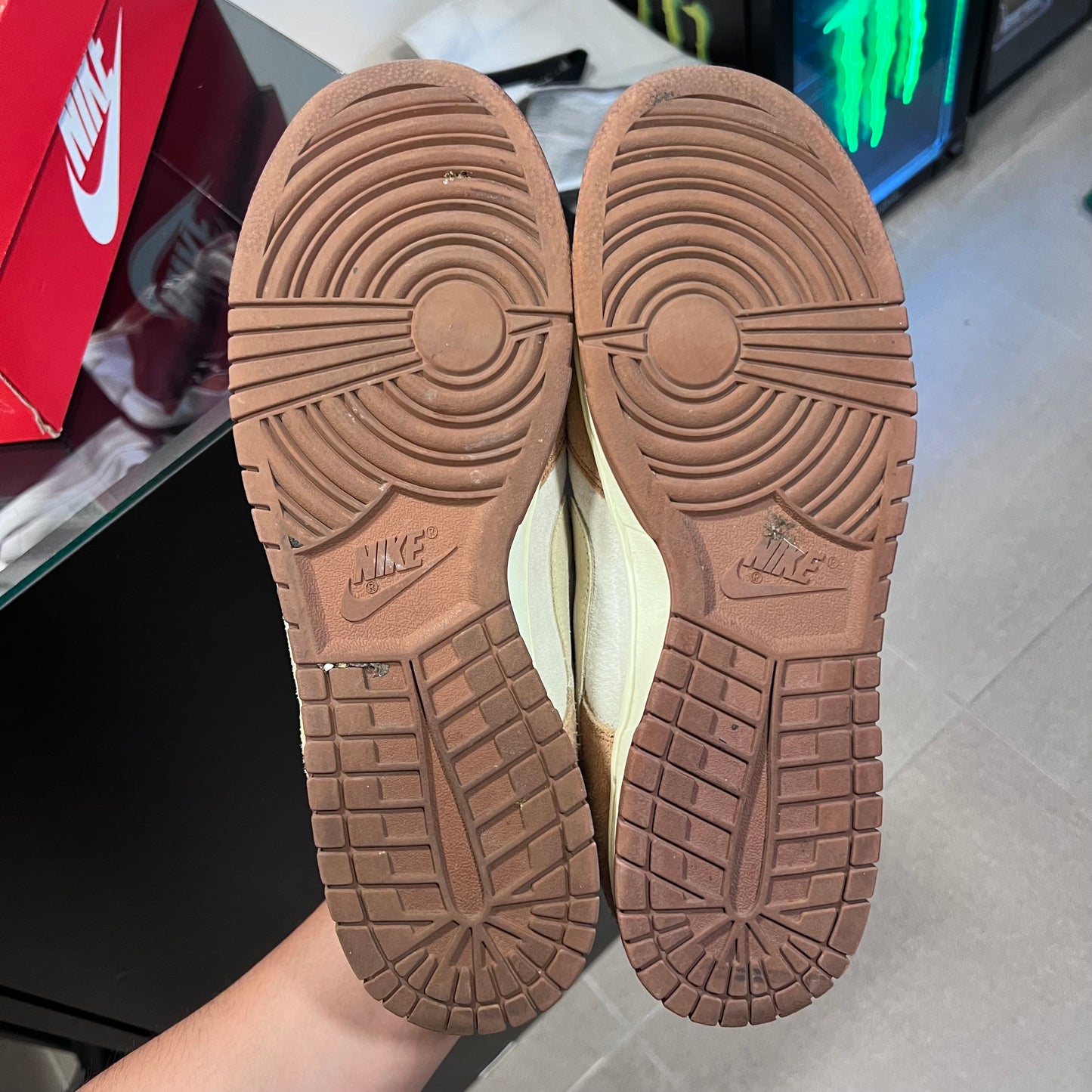 Nike Dunk Low
Medium Curry