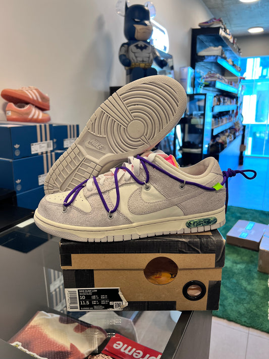 Nike Dunk Low
Off-White Lot 15