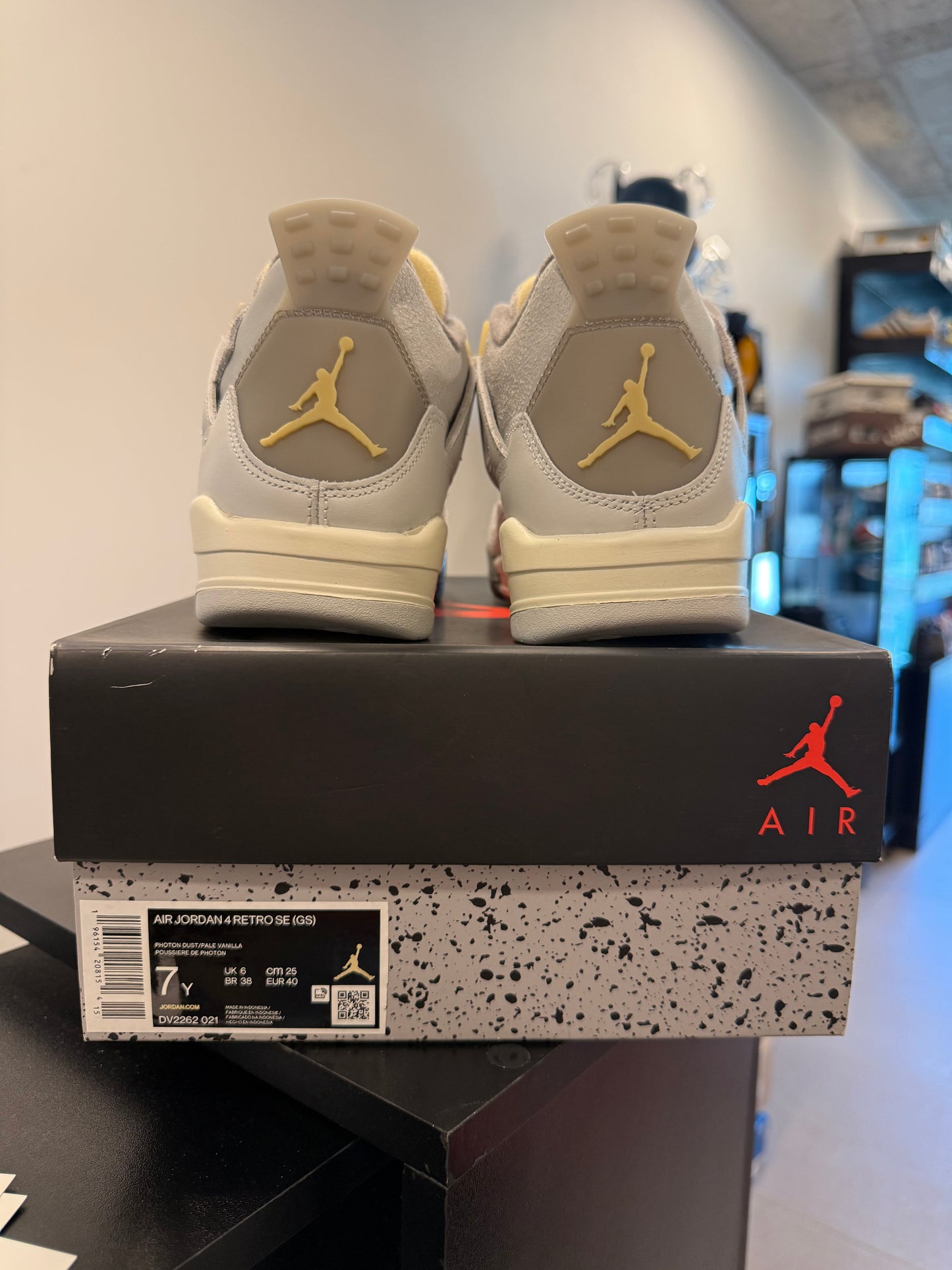 Jordan 4 Retro SE Craft Photon Dust (GS)