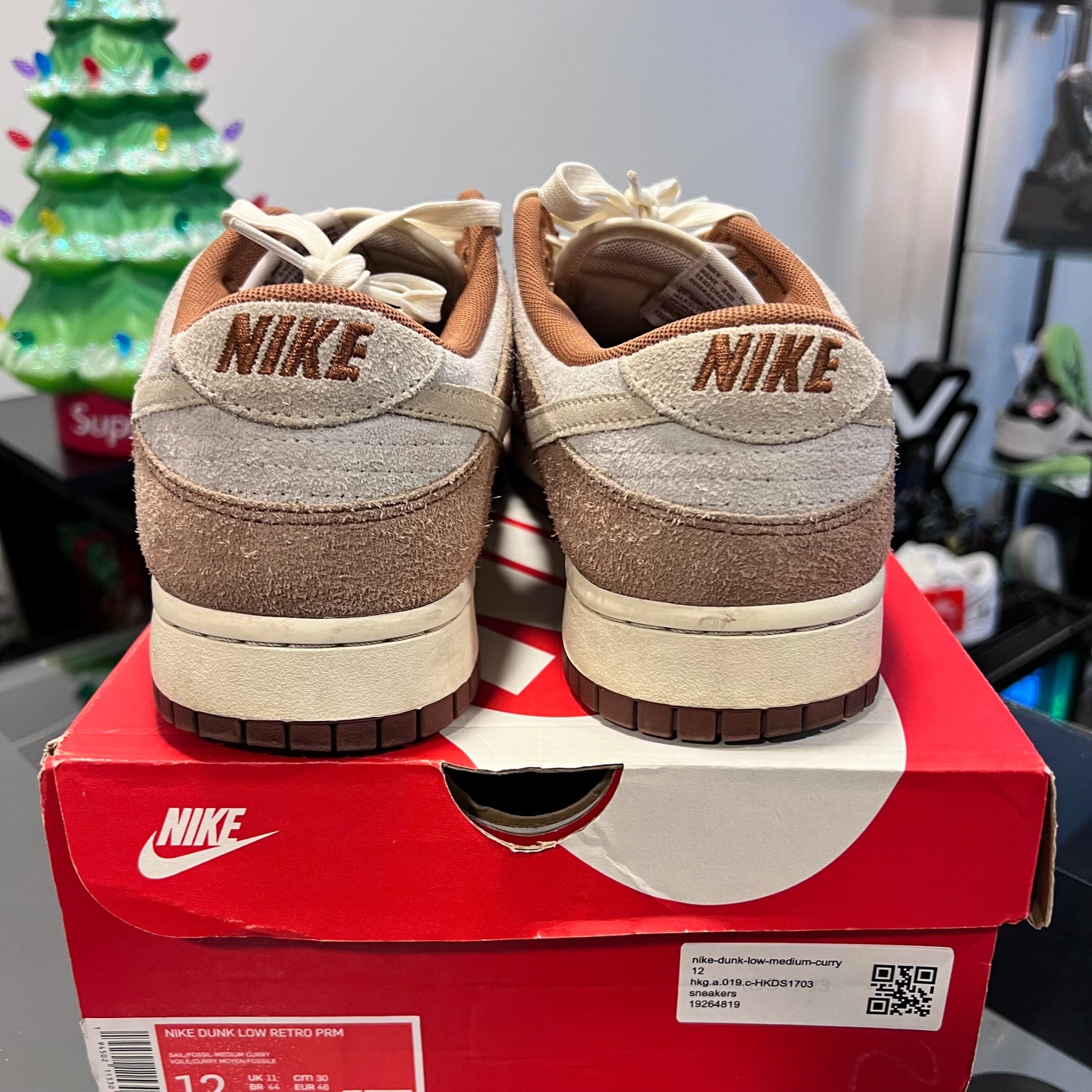 Nike Dunk Low
Medium Curry