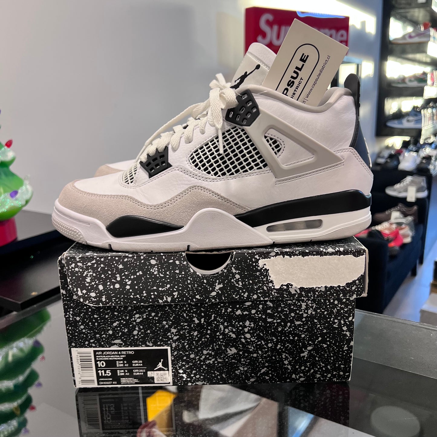 Jordan 4 Retro
Military Black (USADA)