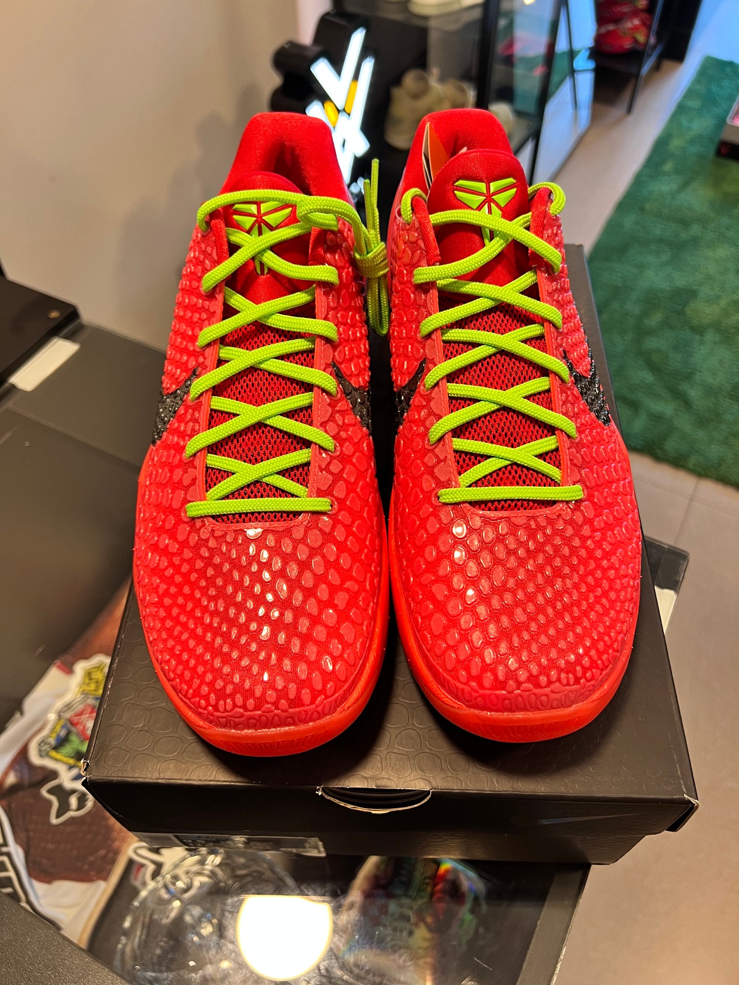 Nike Kobe 6 Protro
Reverse Grinch