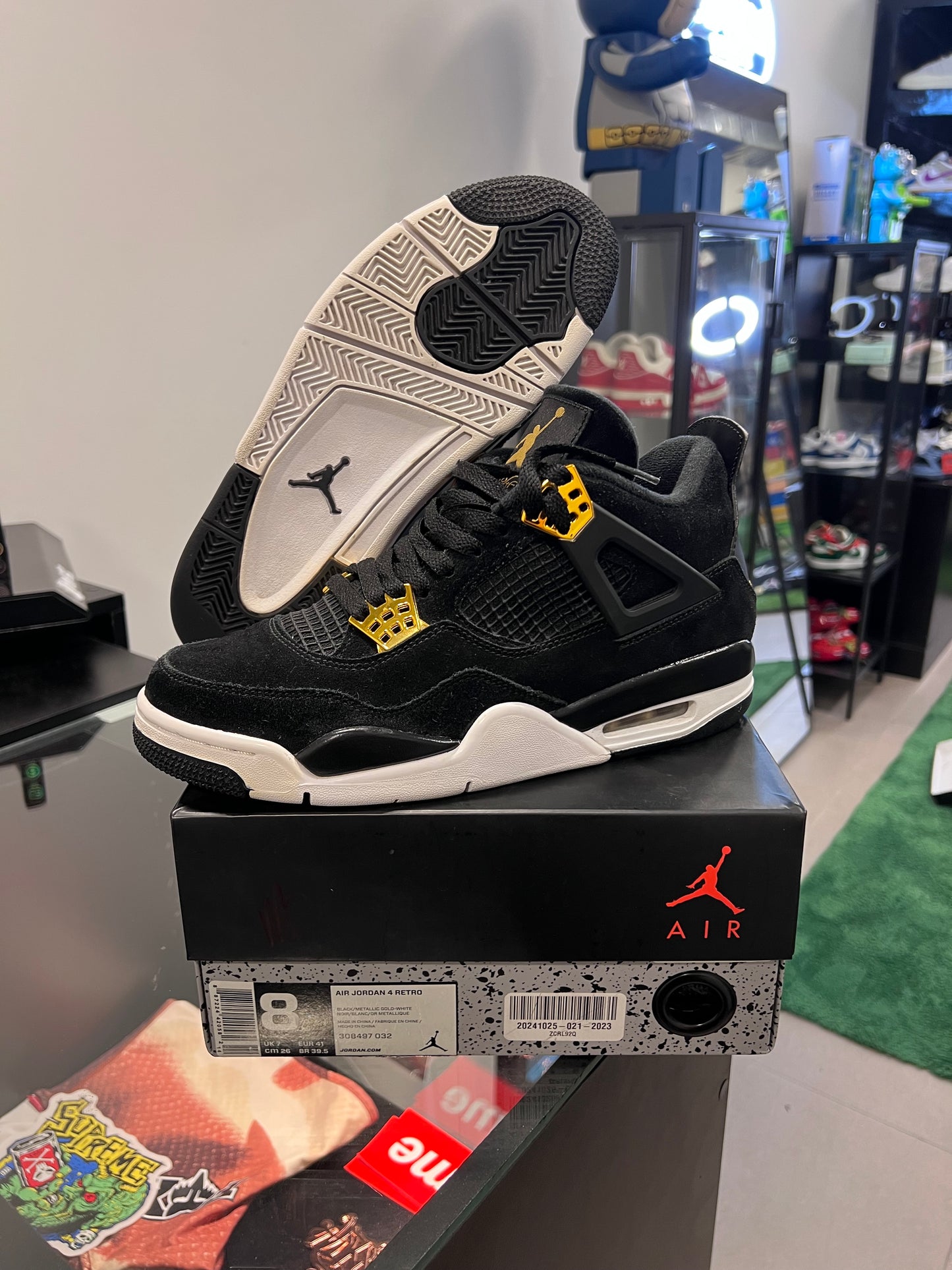 Jordan 4 Retro Royalty